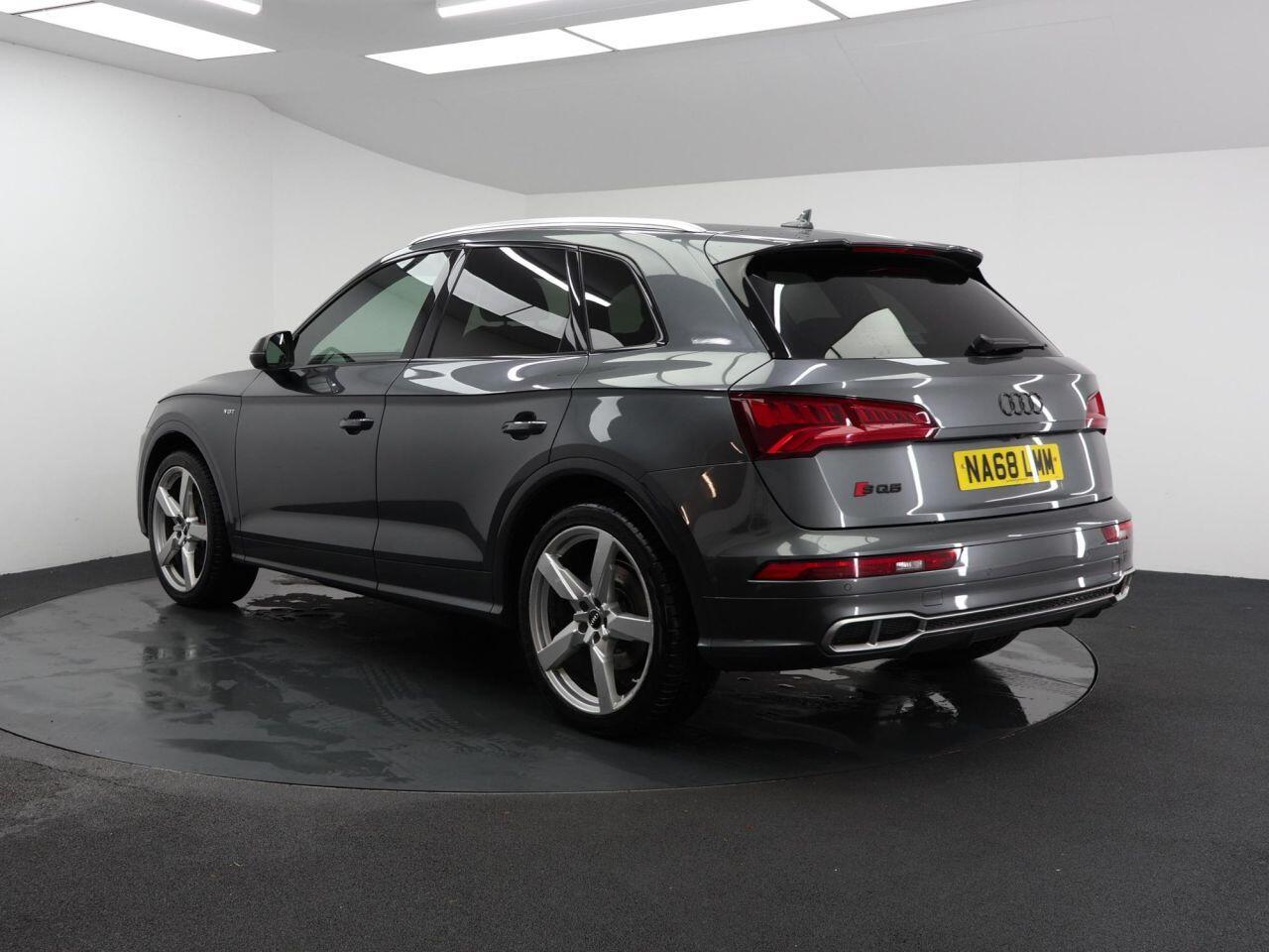 Audi SQ5 - Image 9
