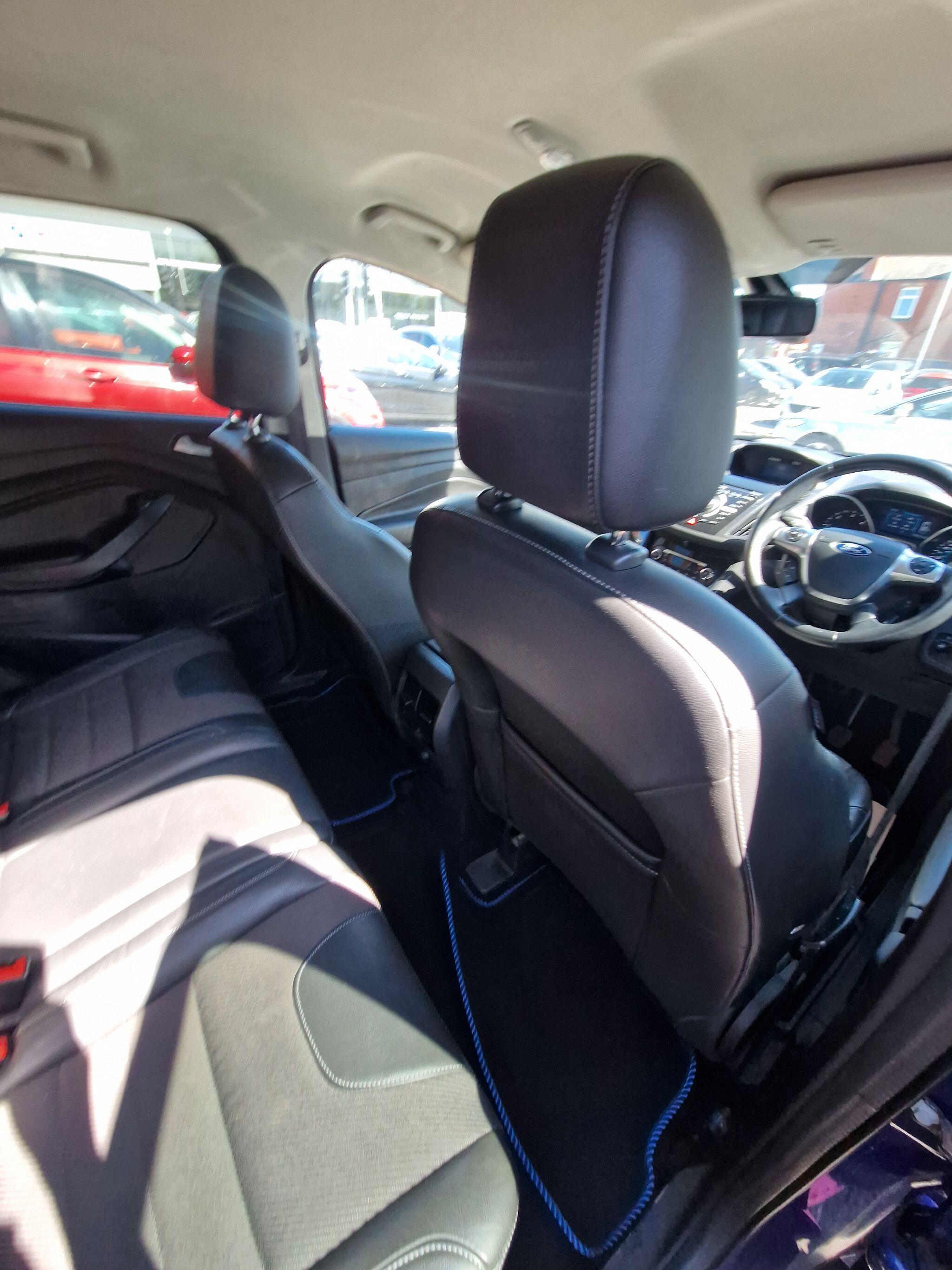 Ford Kuga - Image 34