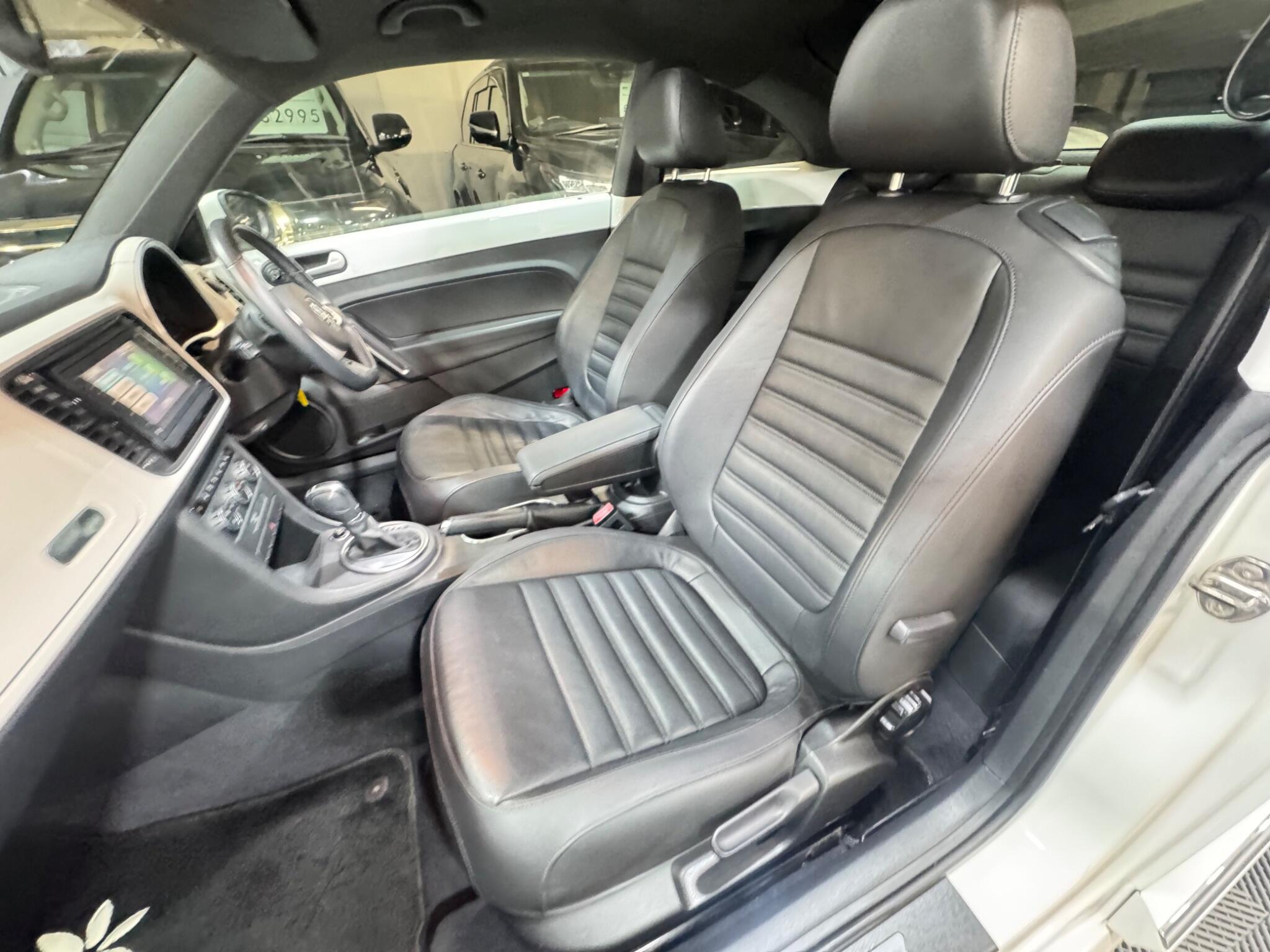 Volkswagen Beetle - Image 11