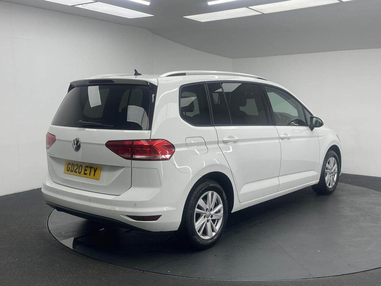 Volkswagen Touran - Image 11