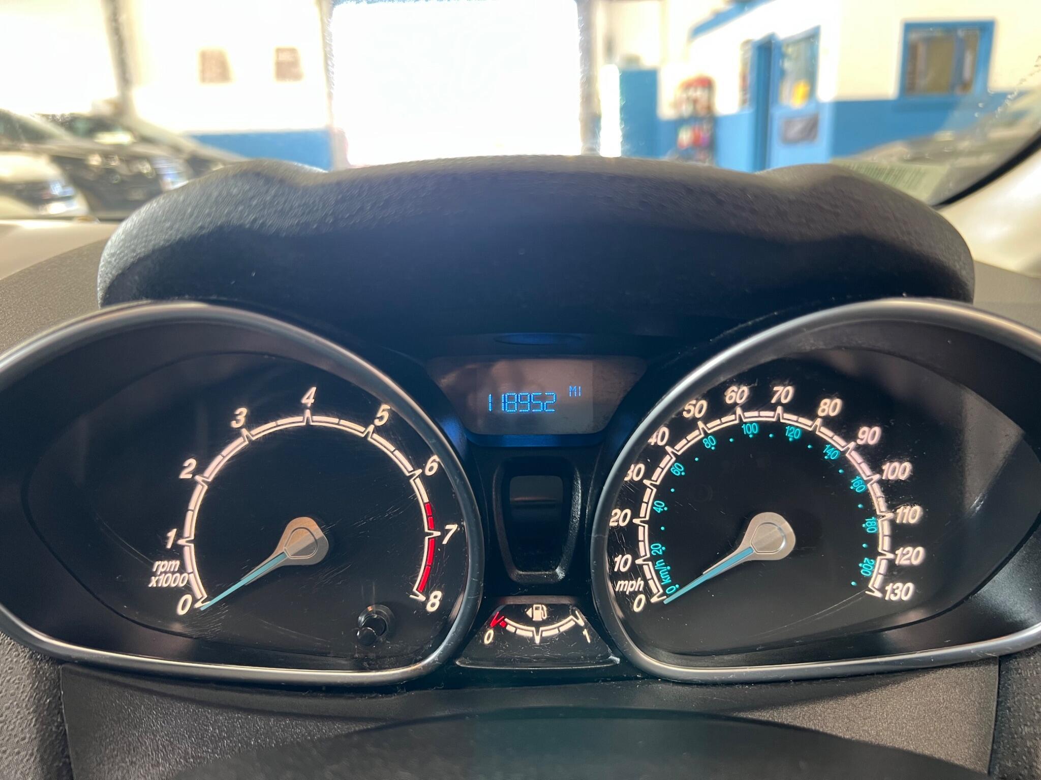 Ford Fiesta - Image 18