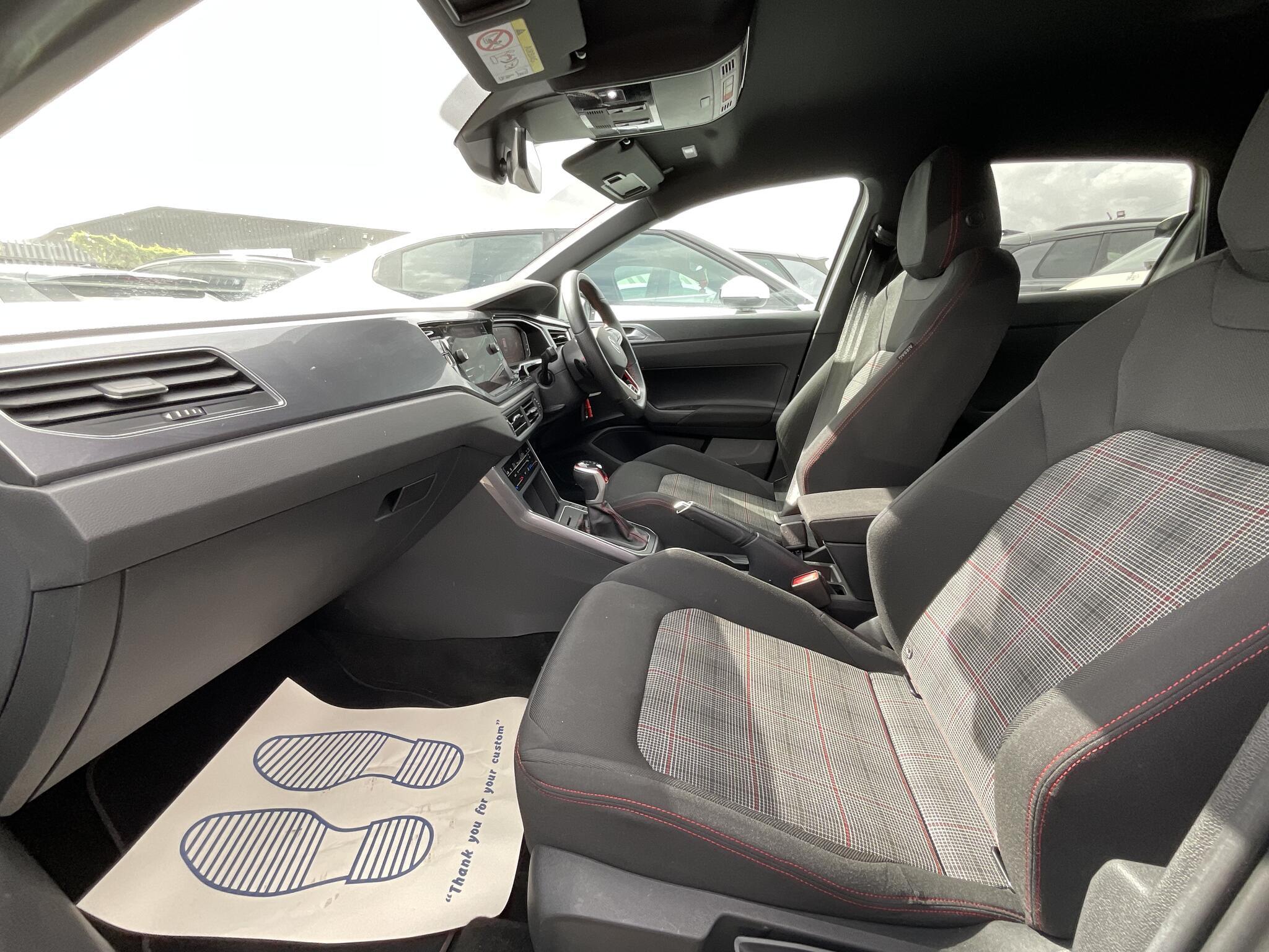Volkswagen Polo - Image 18