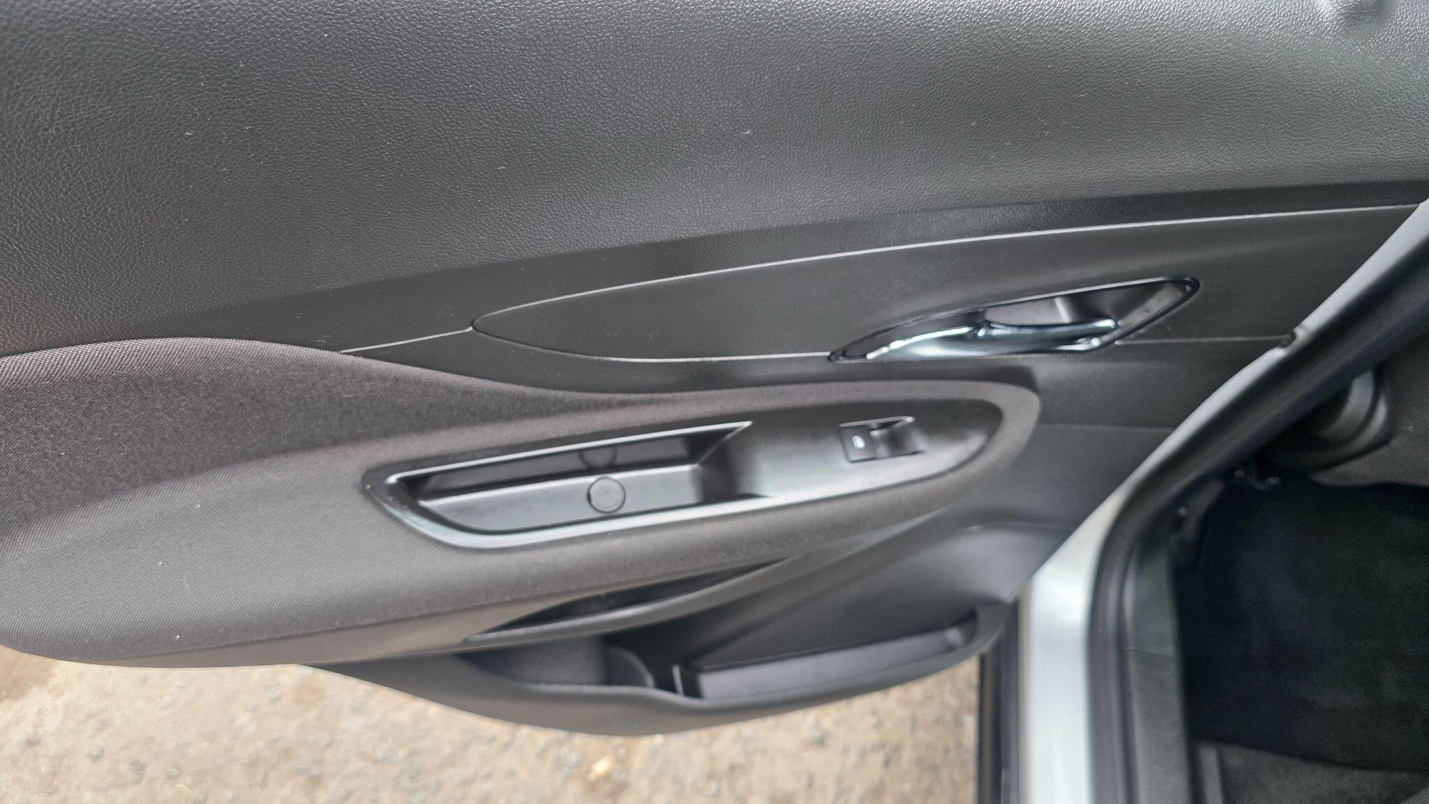 Vauxhall Mokka X - Image 30