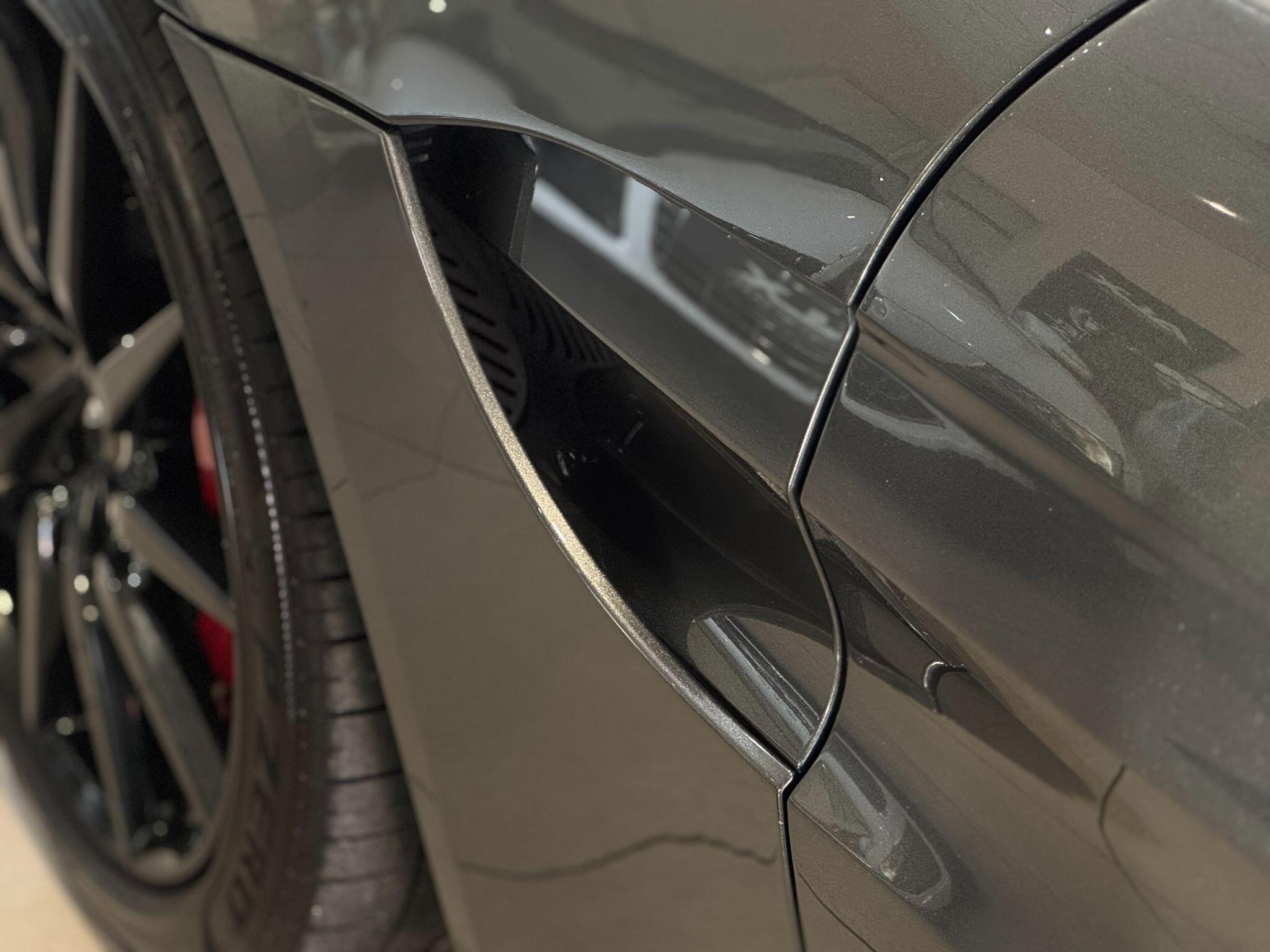 Aston Martin Vantage - Image 15