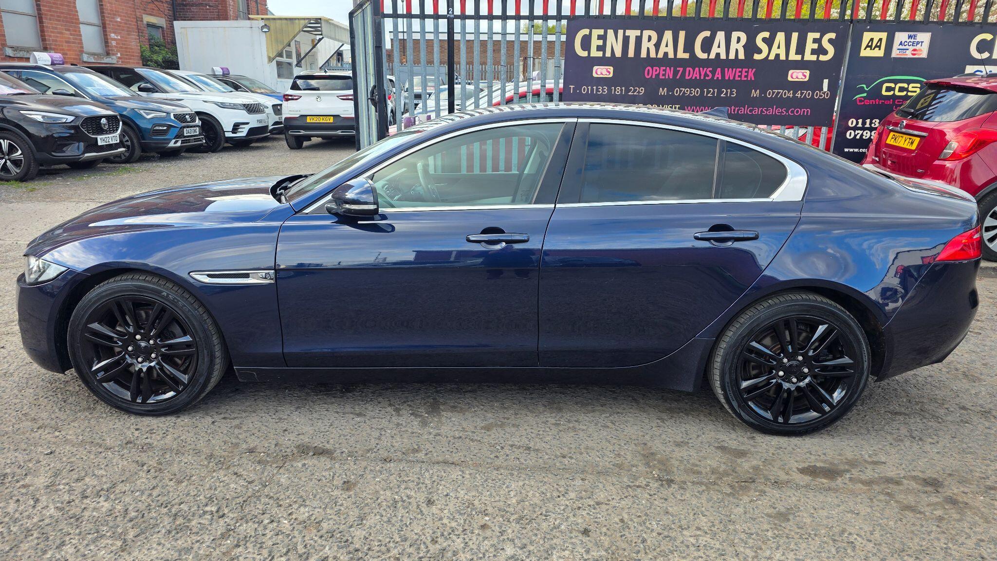 Jaguar XE - Image 13