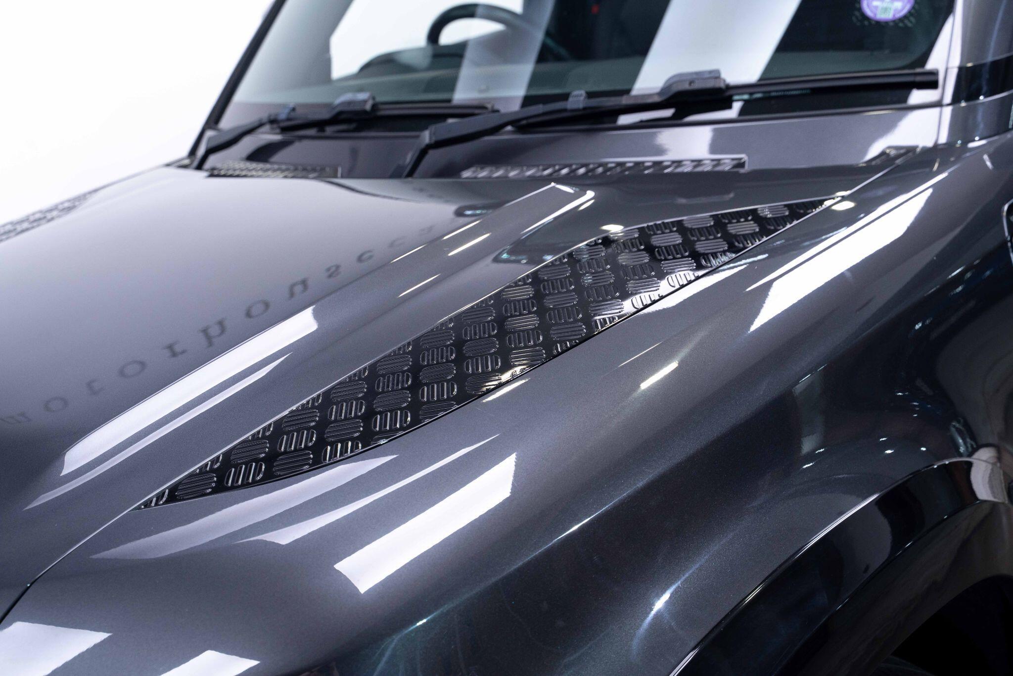 Land Rover Defender 110 - Image 14