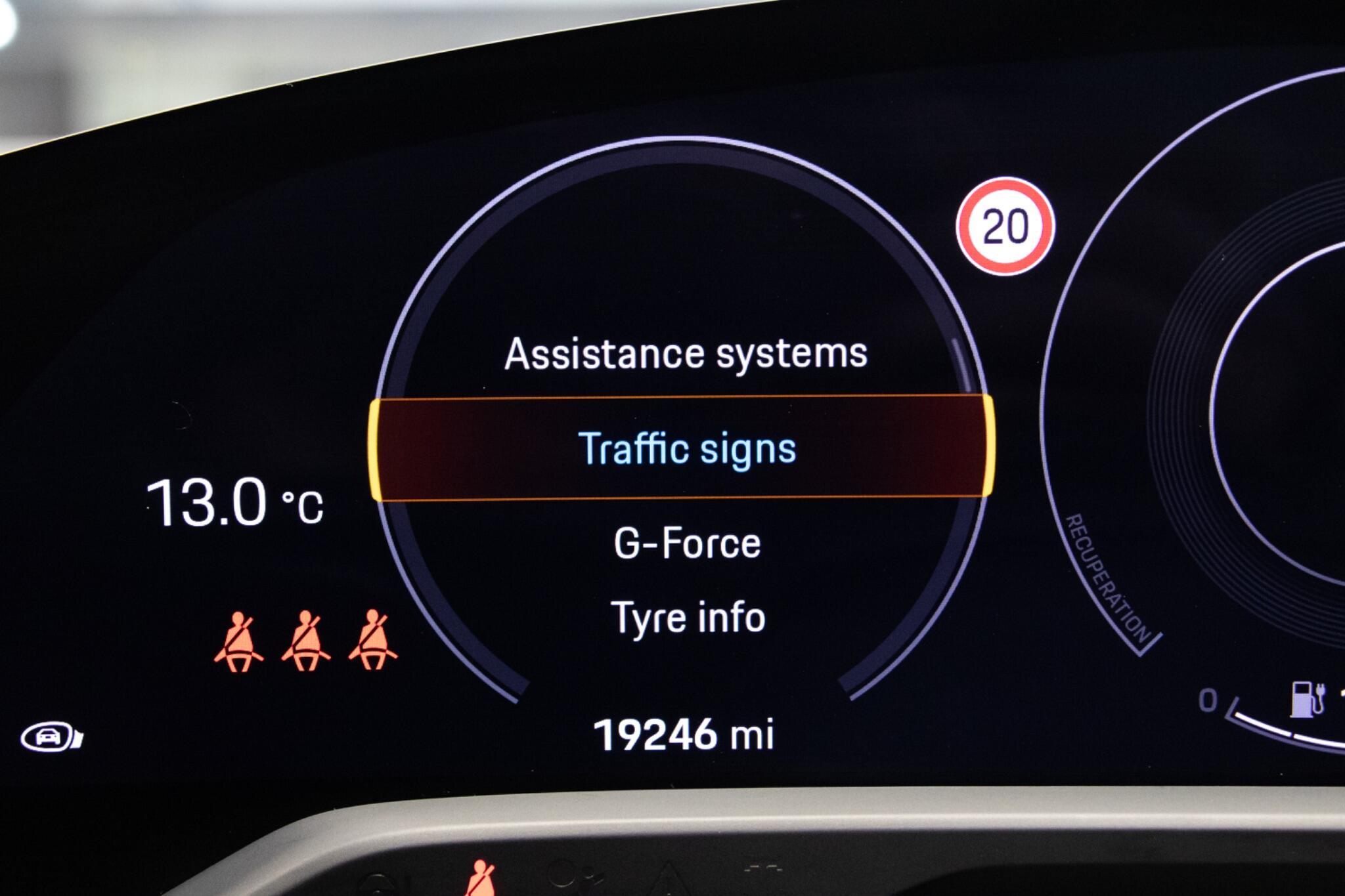 Porsche Taycan - Image 39