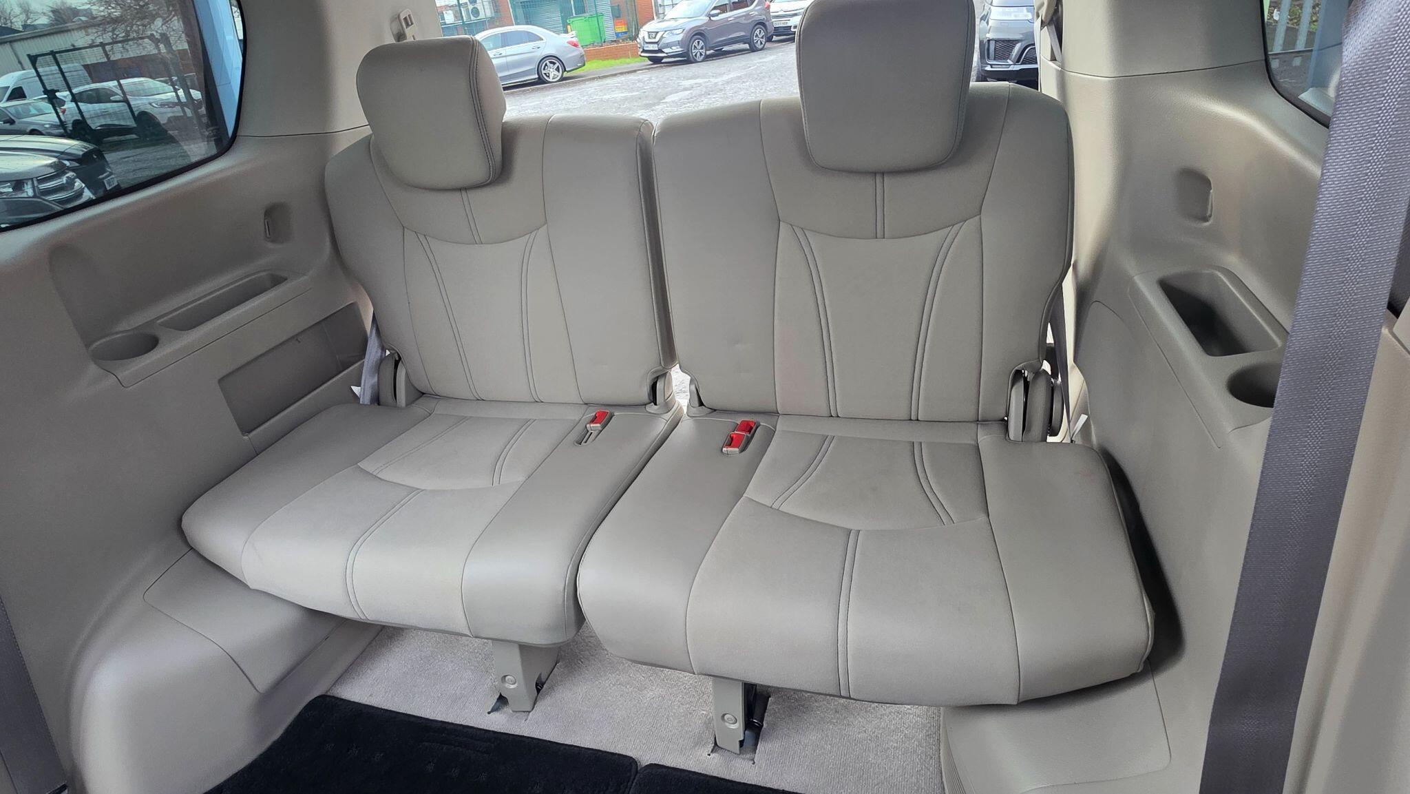 Nissan Serena - Image 44