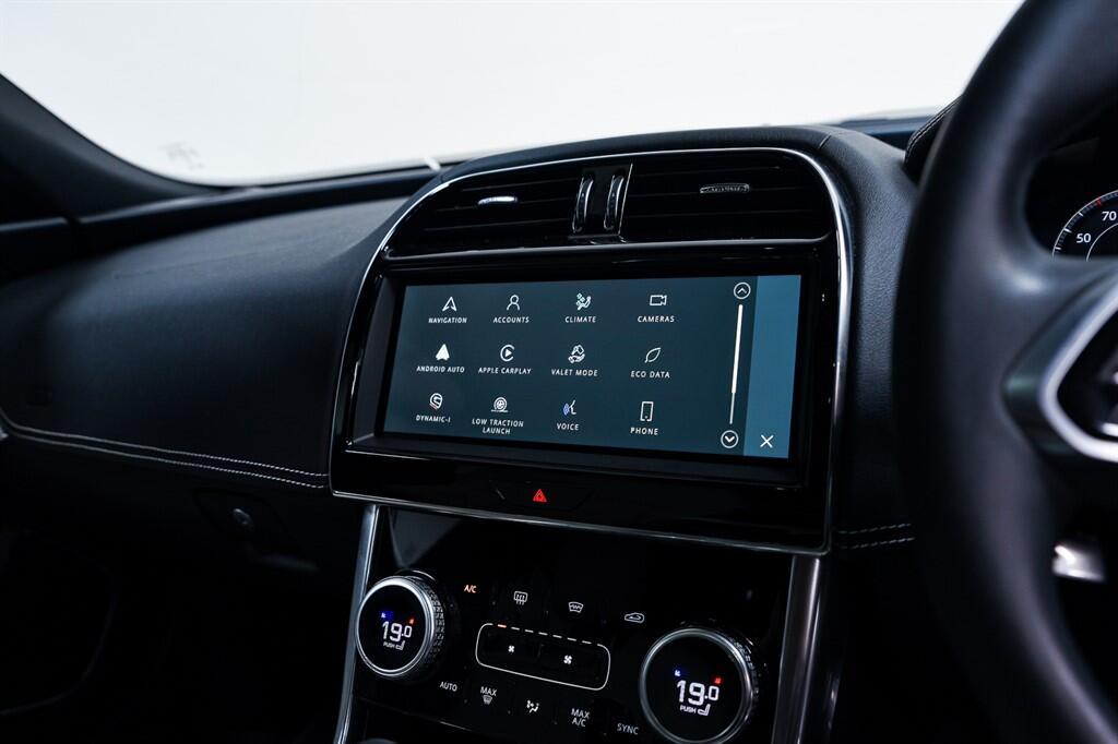 Jaguar XE - Image 23