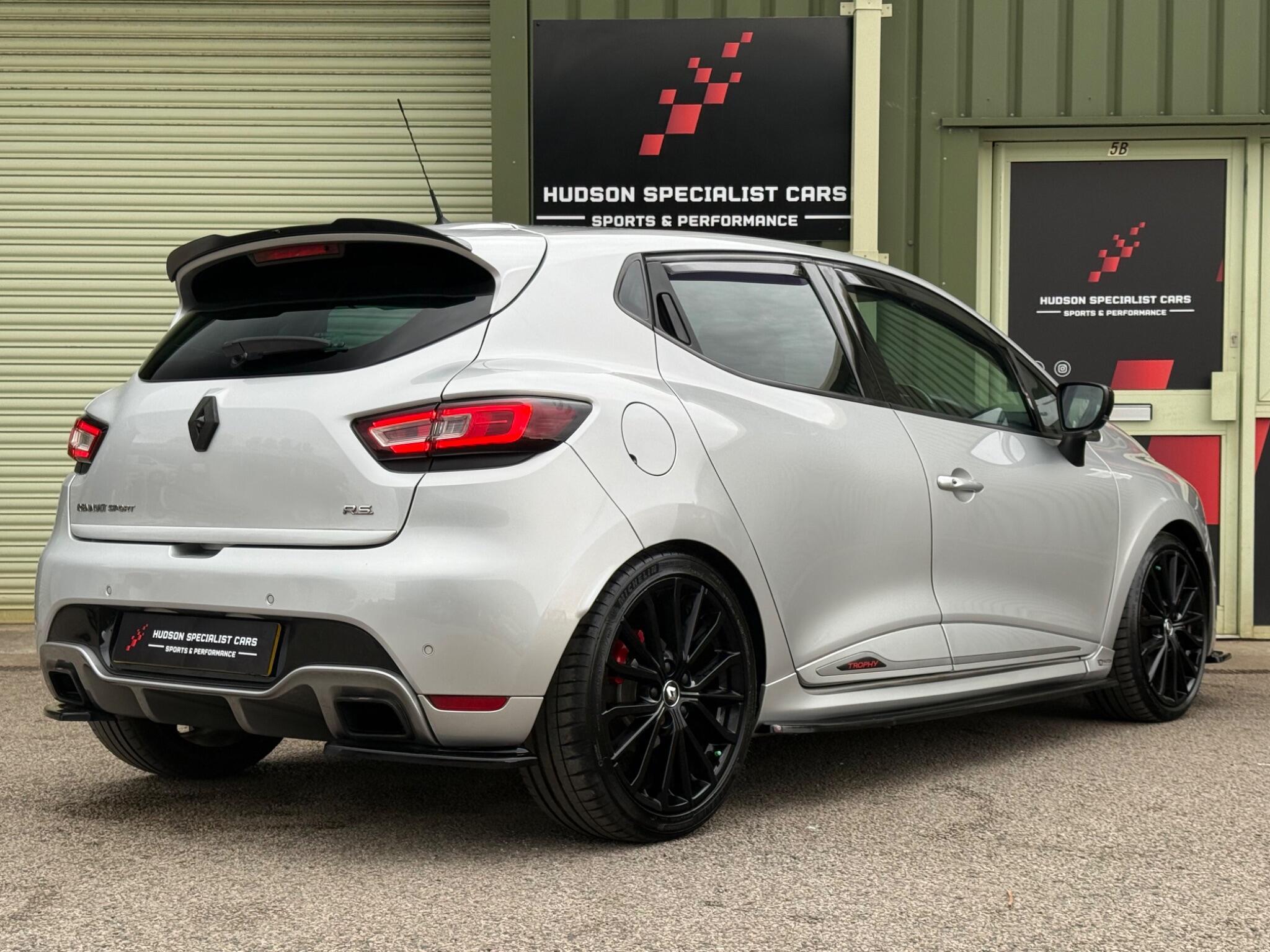 Renault Clio - Image 18