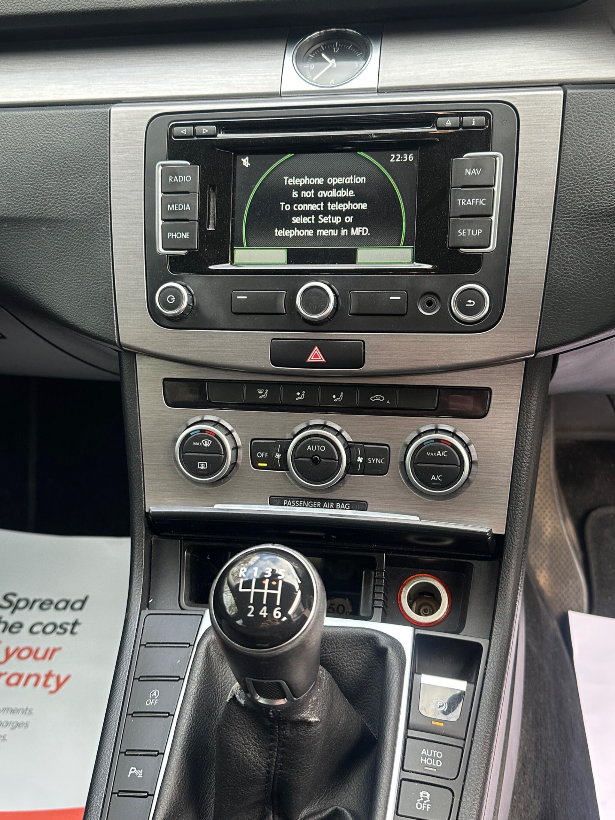 Volkswagen Passat - Image 24