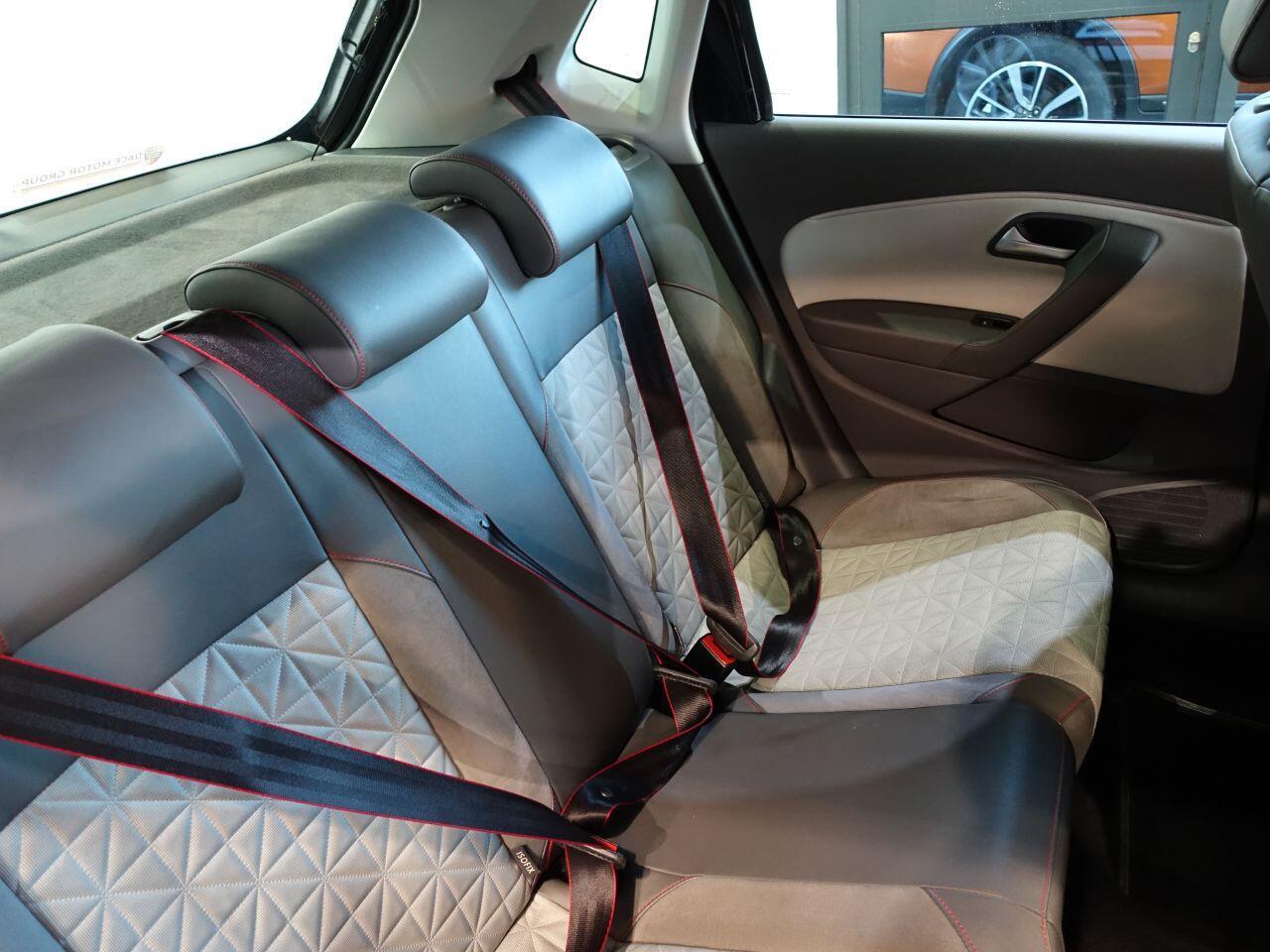 Volkswagen Polo - Image 19