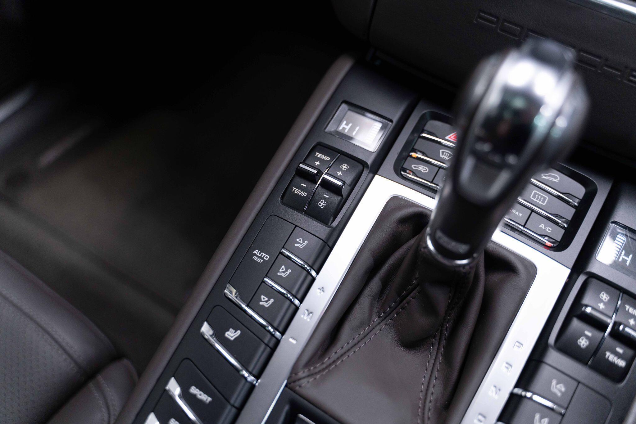 Porsche Macan - Image 8