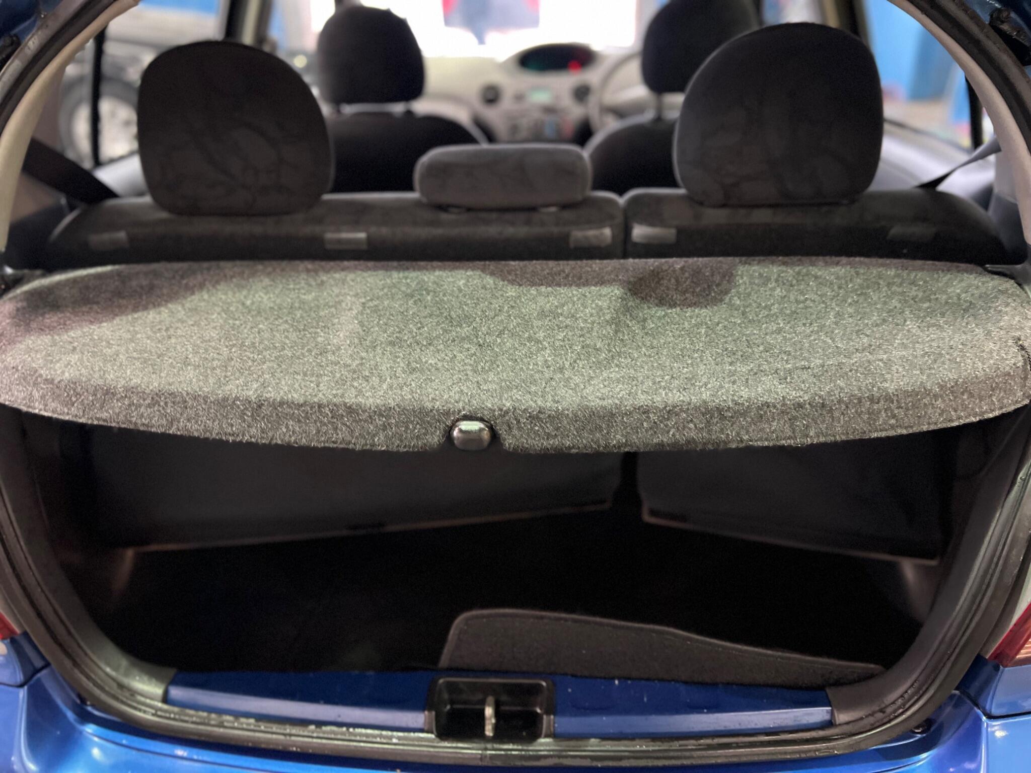 Toyota Yaris - Image 18