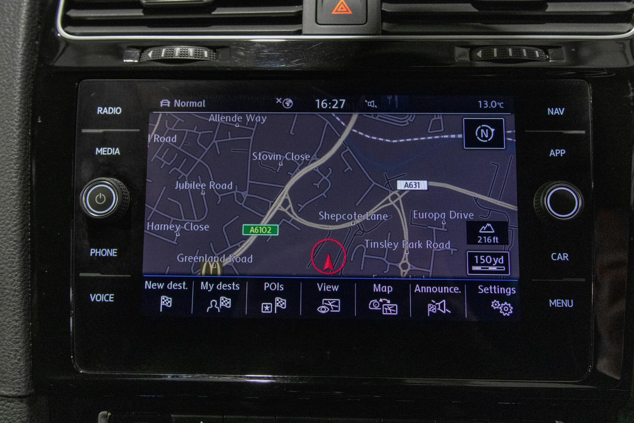 Volkswagen Golf - Image 19