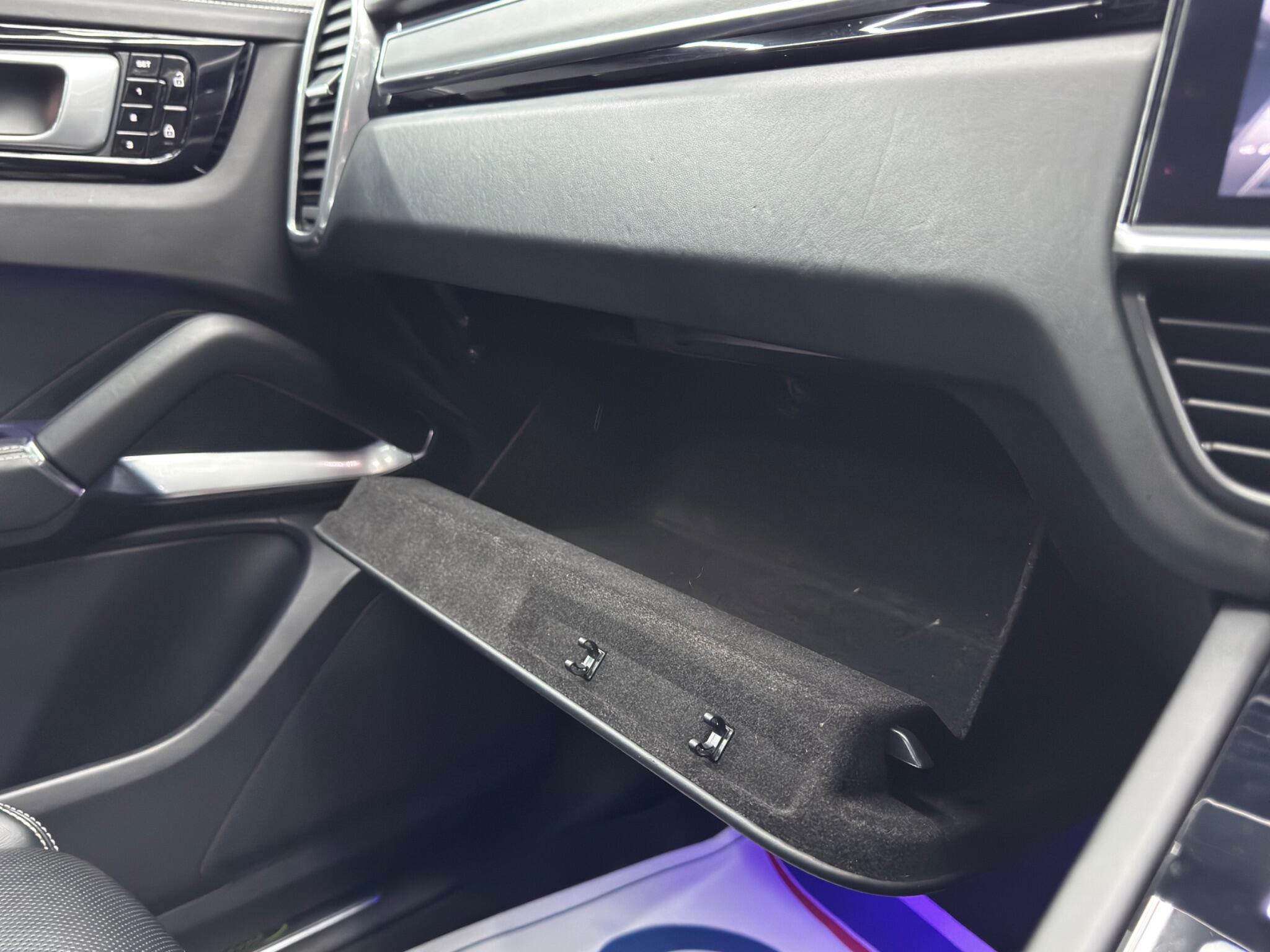 Porsche Cayenne - Image 41