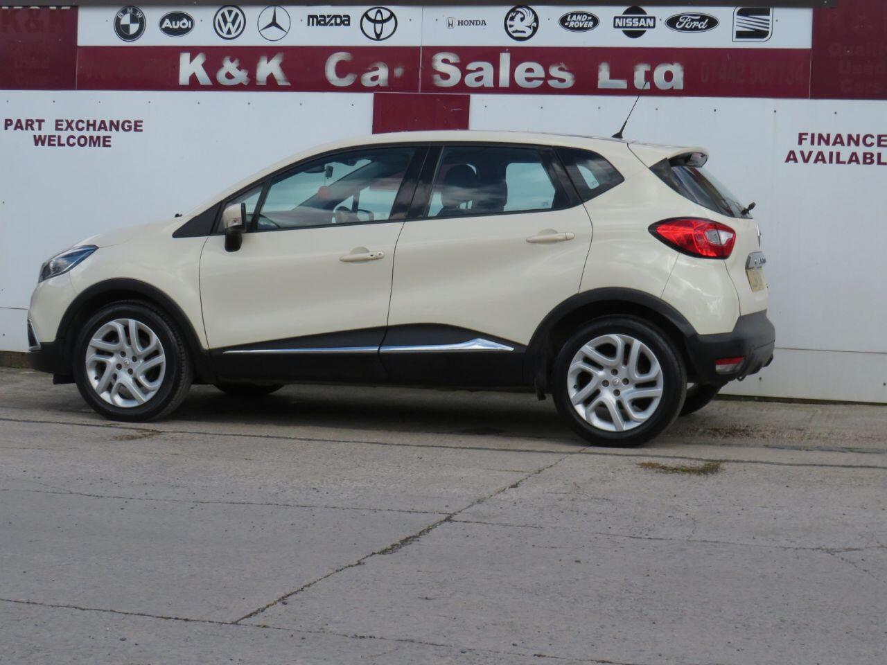 Renault Captur - Image 29