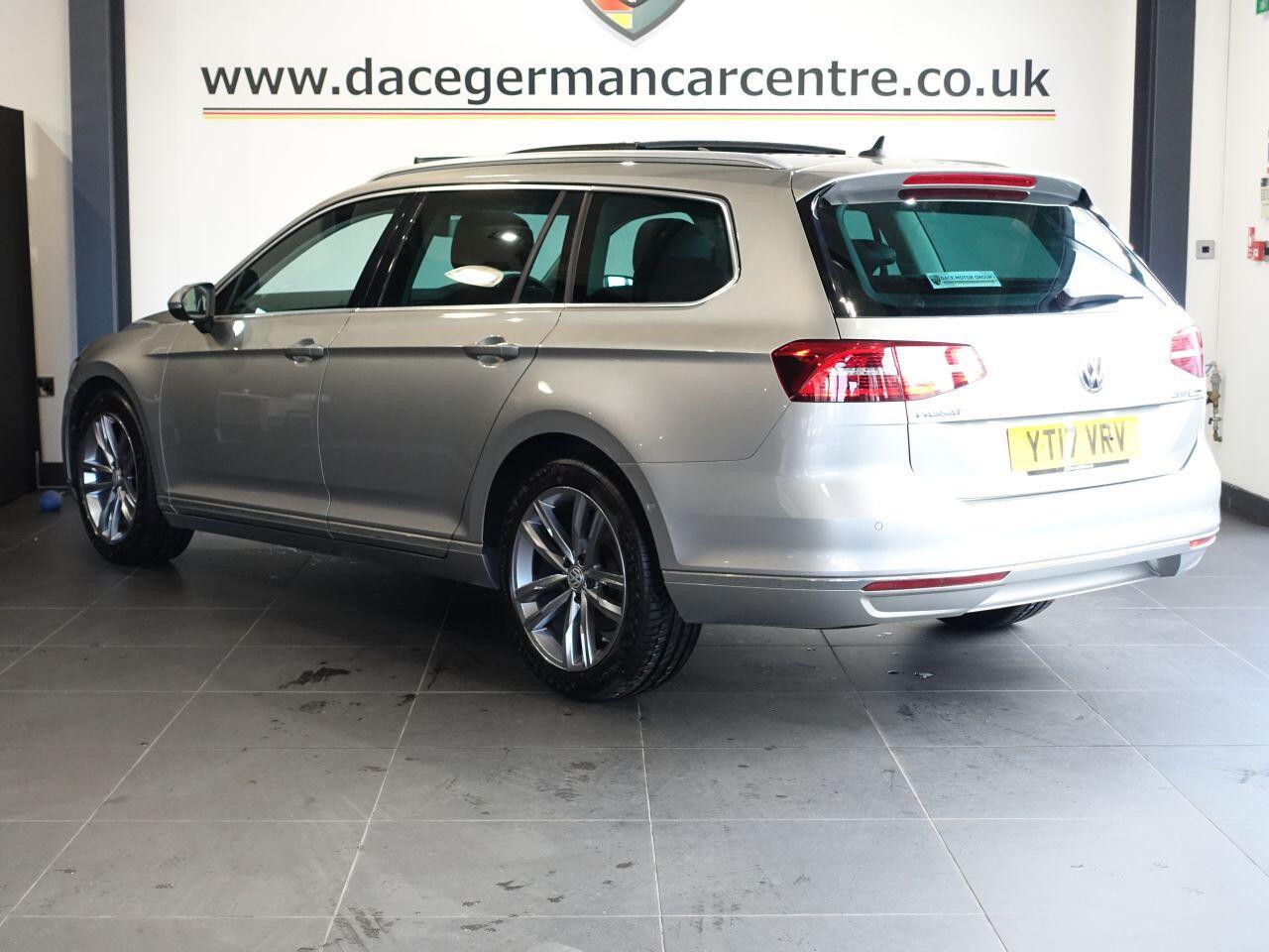 Volkswagen Passat - Image 9