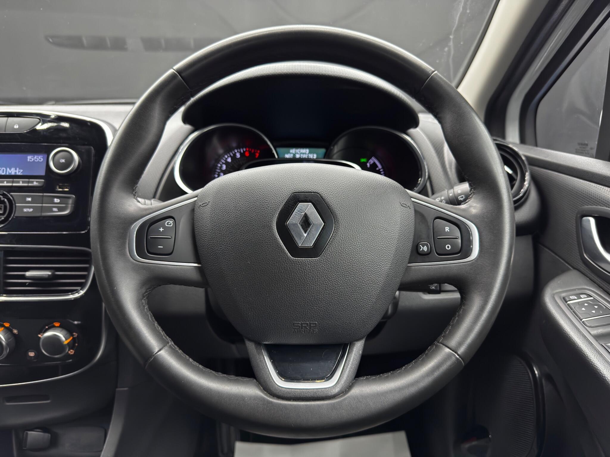 Renault Clio - Image 19