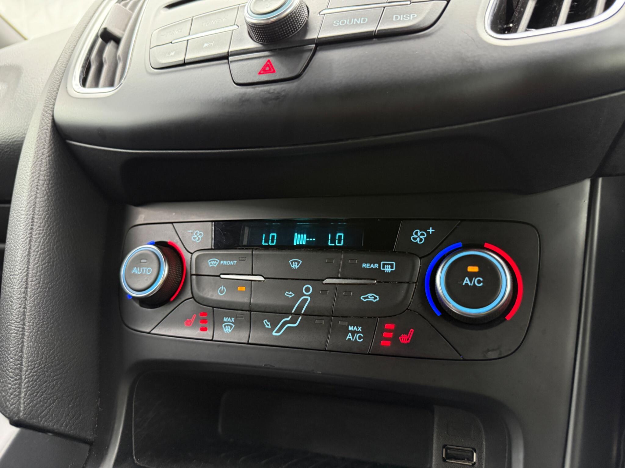 Ford Focus - Image 46