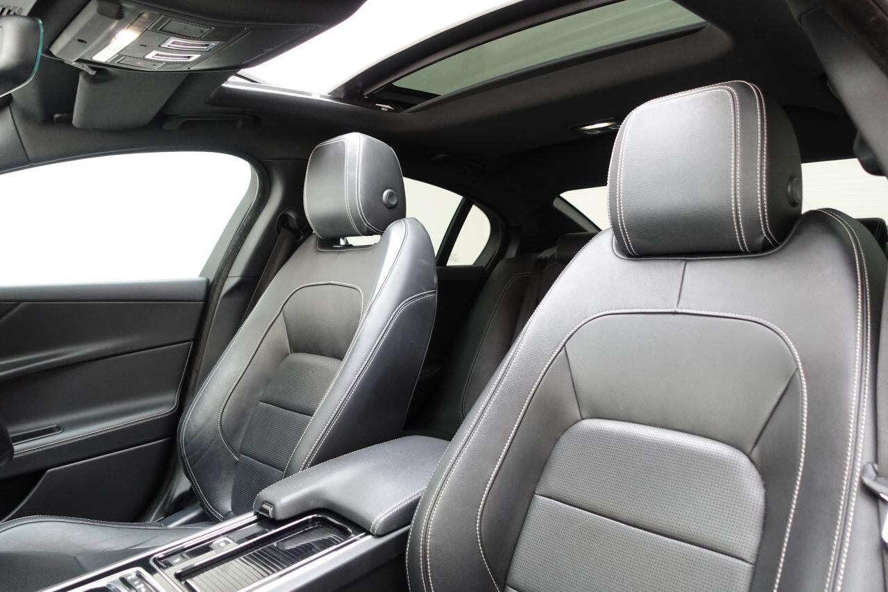 Jaguar XE - Image 12