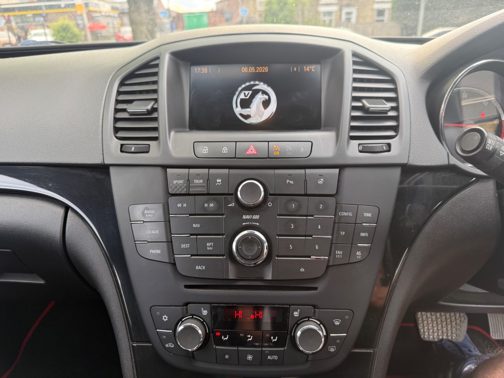 Vauxhall Insignia - Image 14