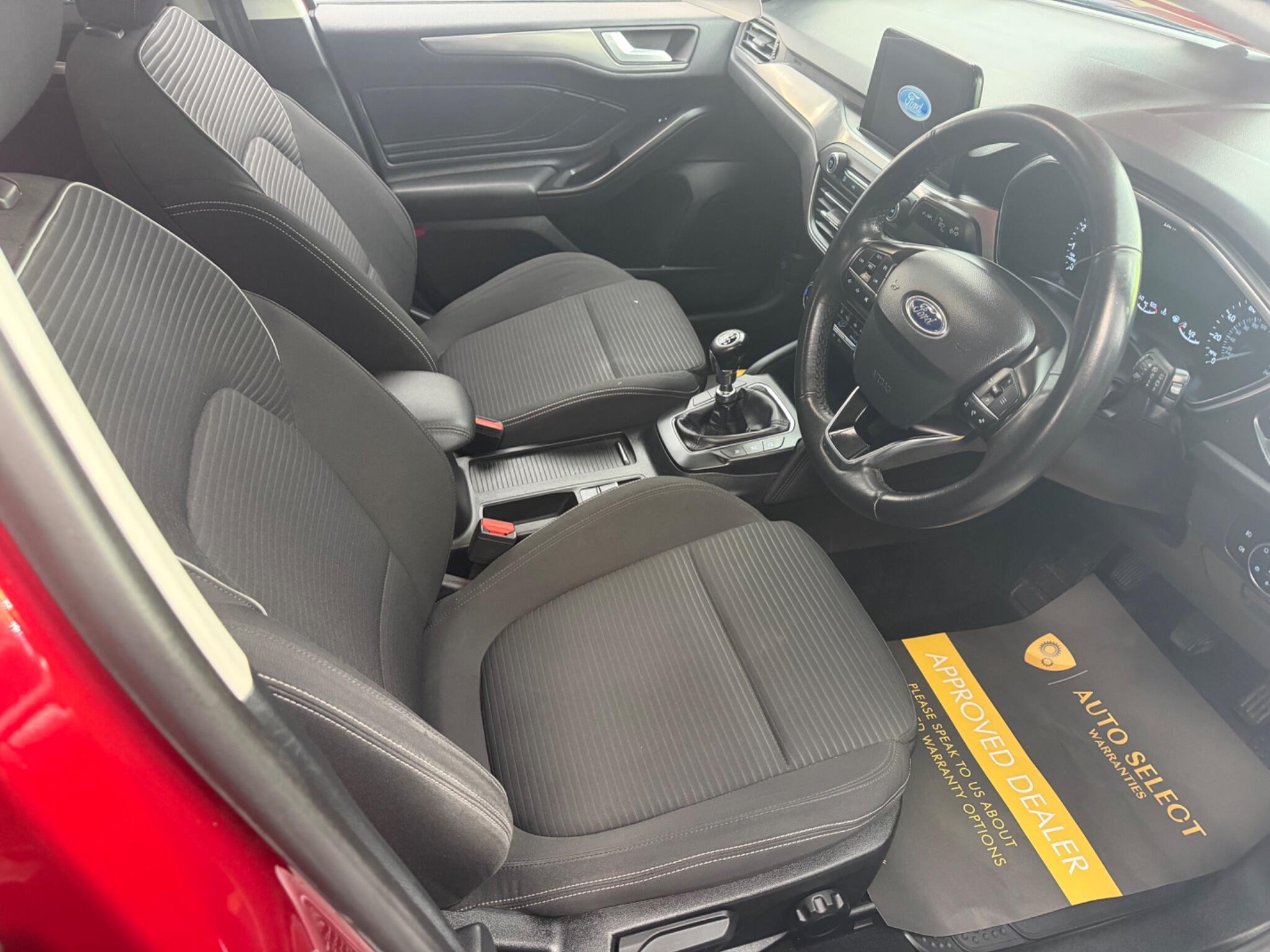 Ford Focus - Image 9