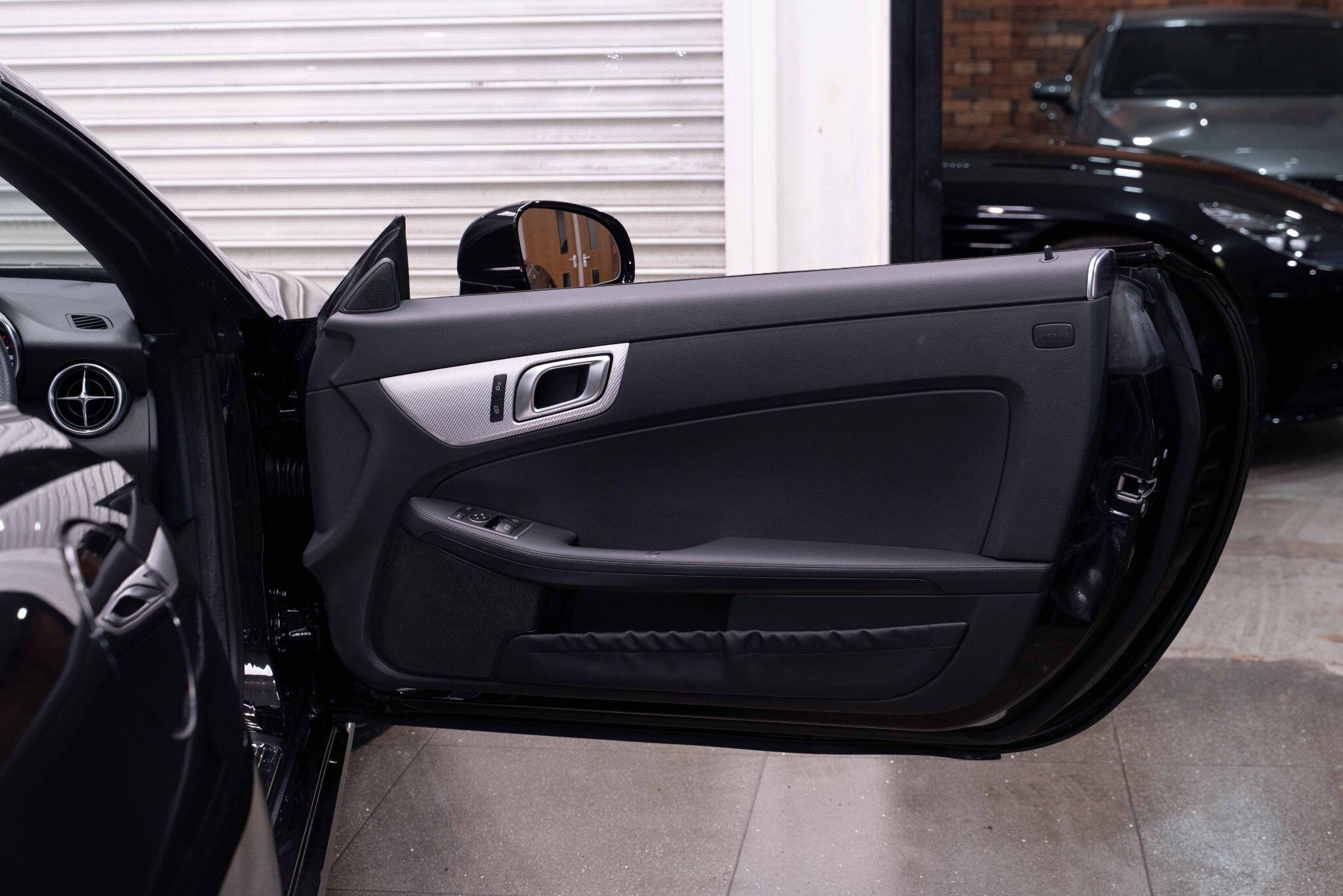 Mercedes SLC - Image 17