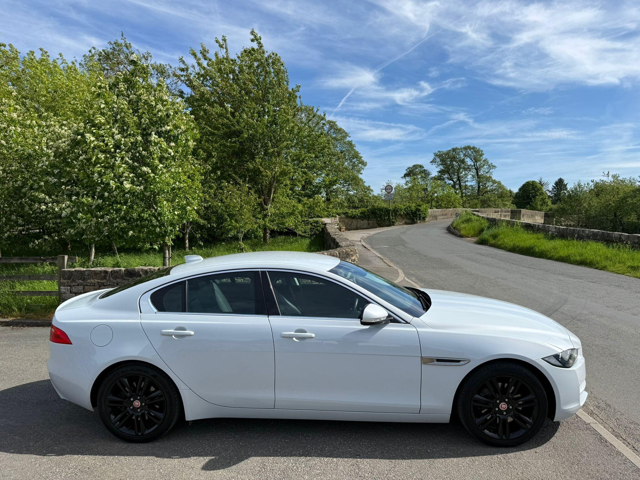 Jaguar XE - Image 4