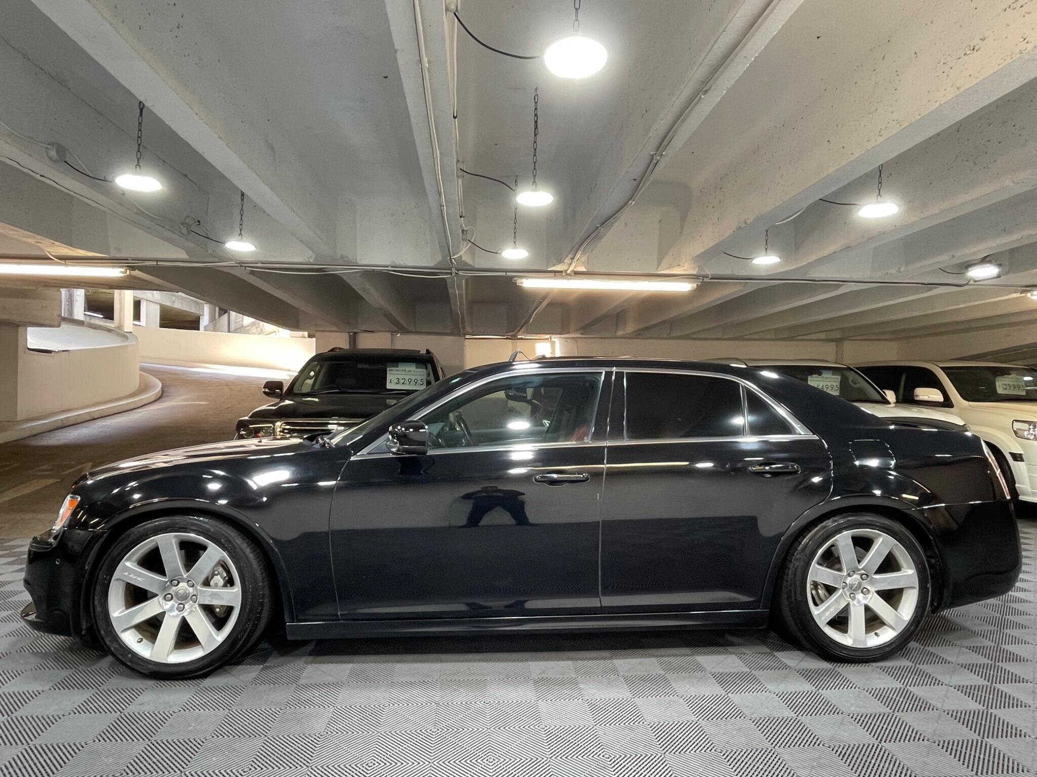 Chrysler 300C - Image 2