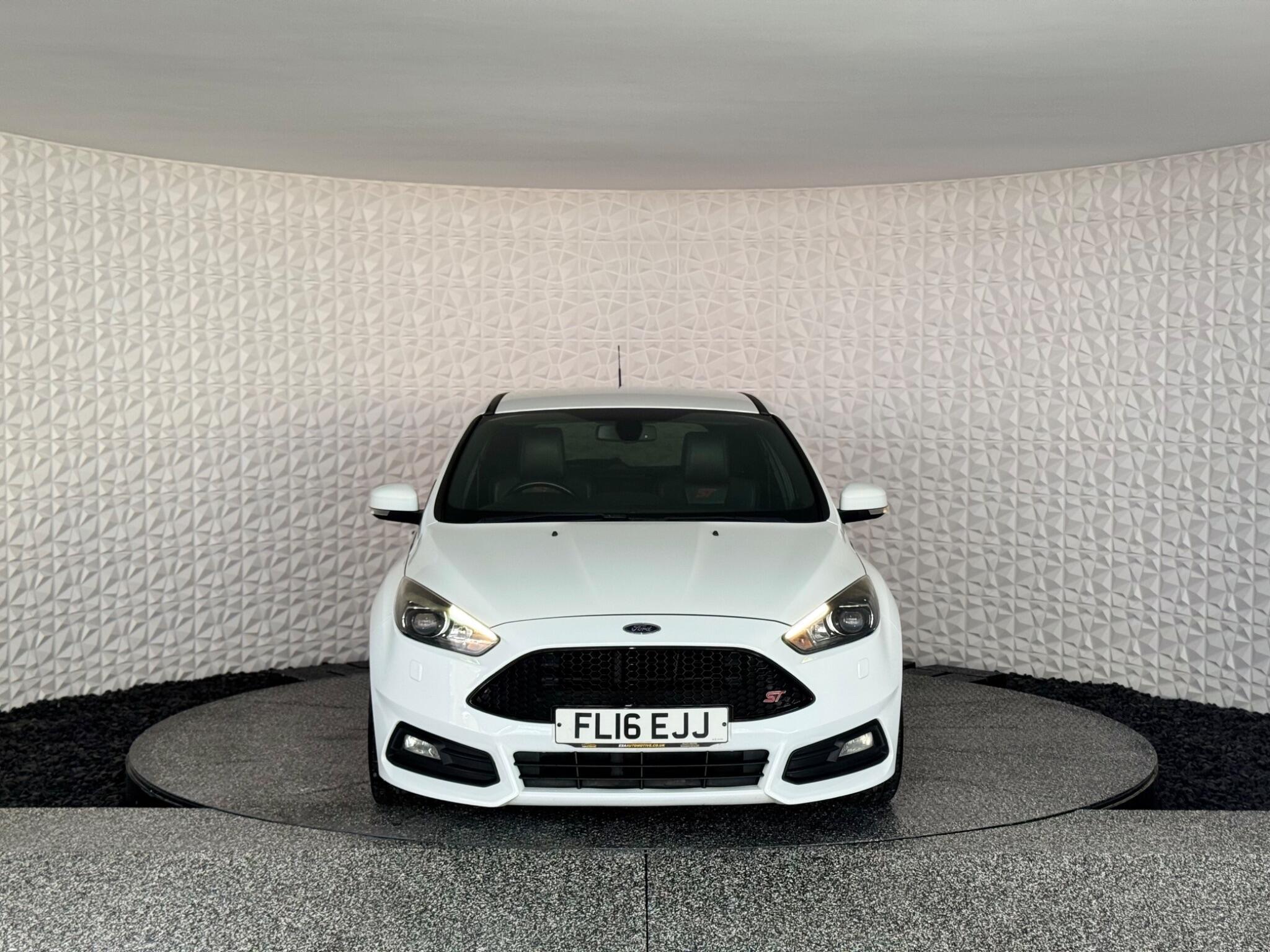 Ford Focus - Image 4
