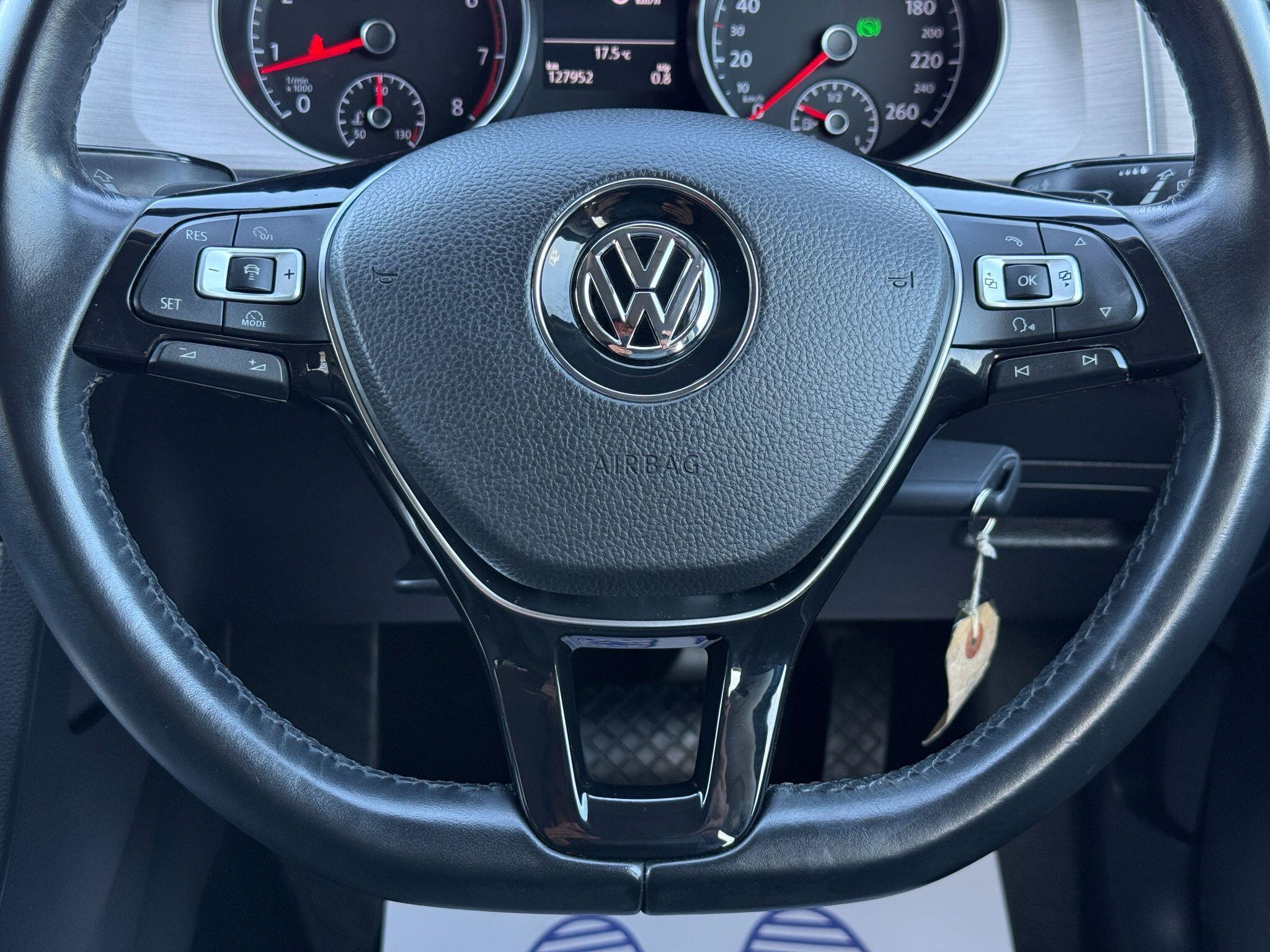 Volkswagen Golf - Image 39