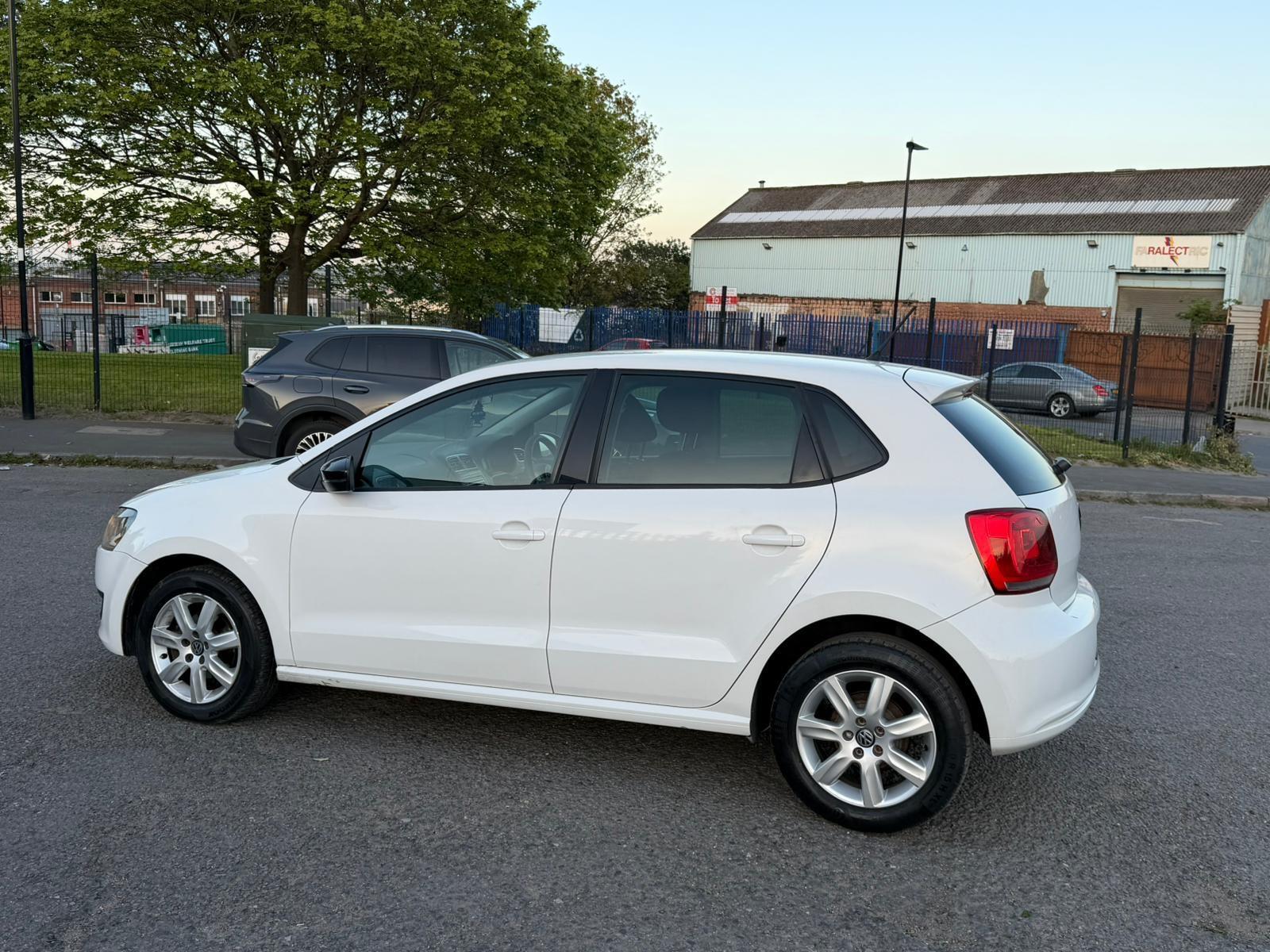 Volkswagen Polo - Image 10