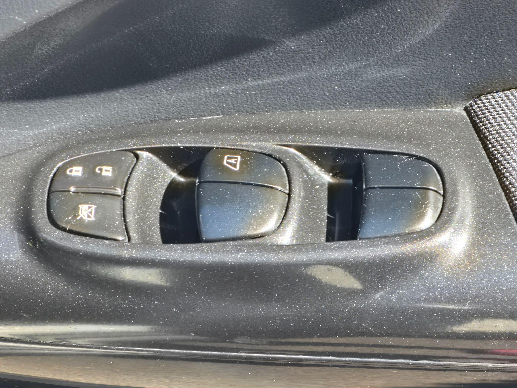 Nissan Juke - Image 32