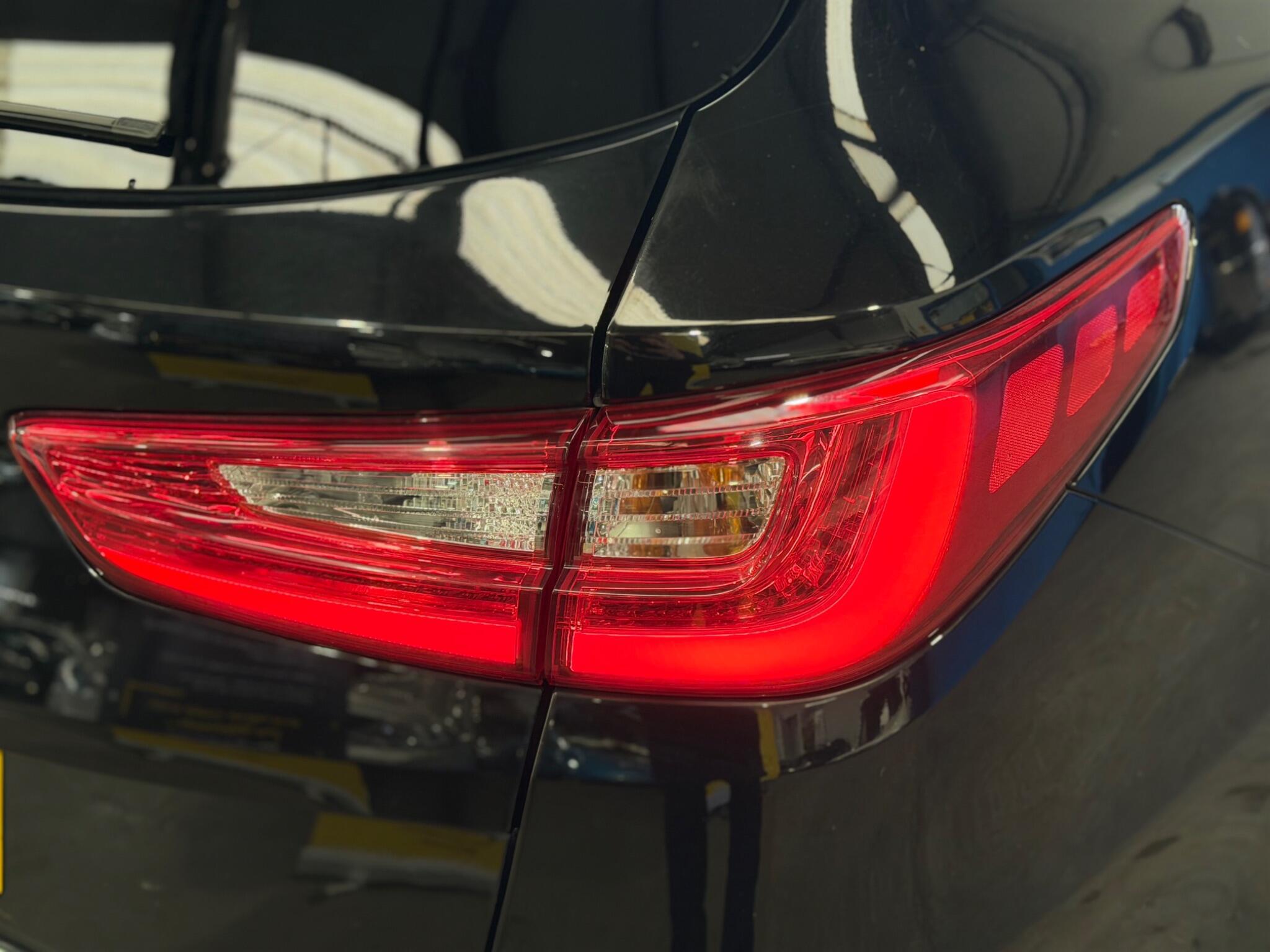 Kia Optima - Image 14