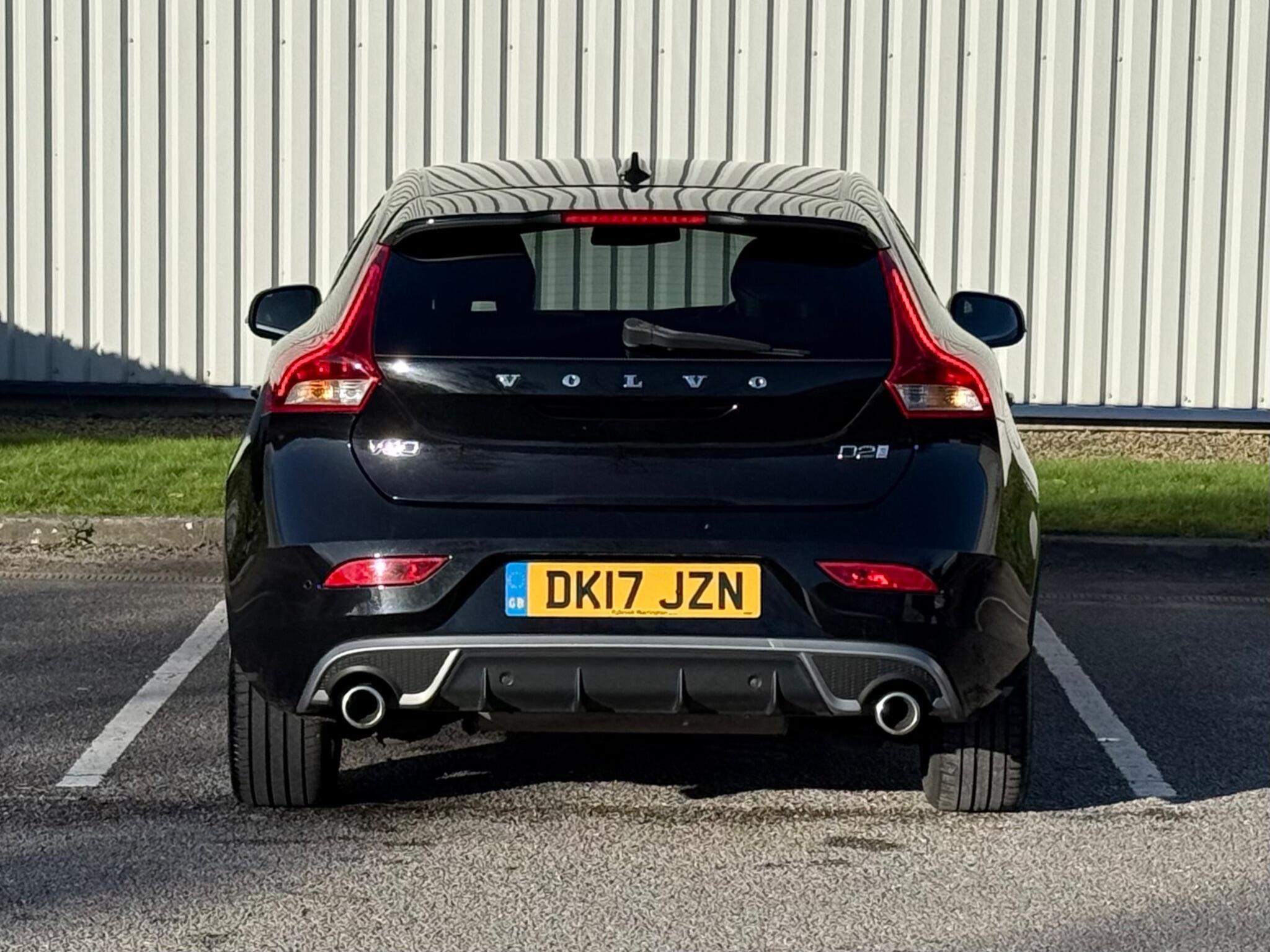 Volvo V40 - Image 14