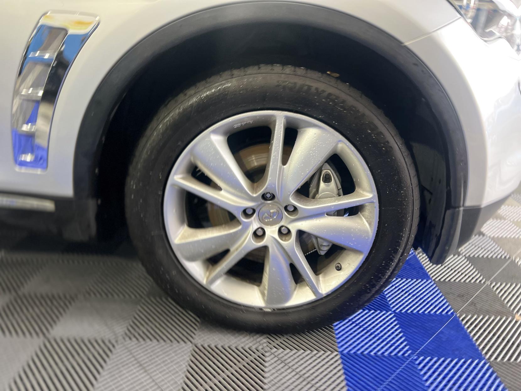Infiniti FX - Image 8