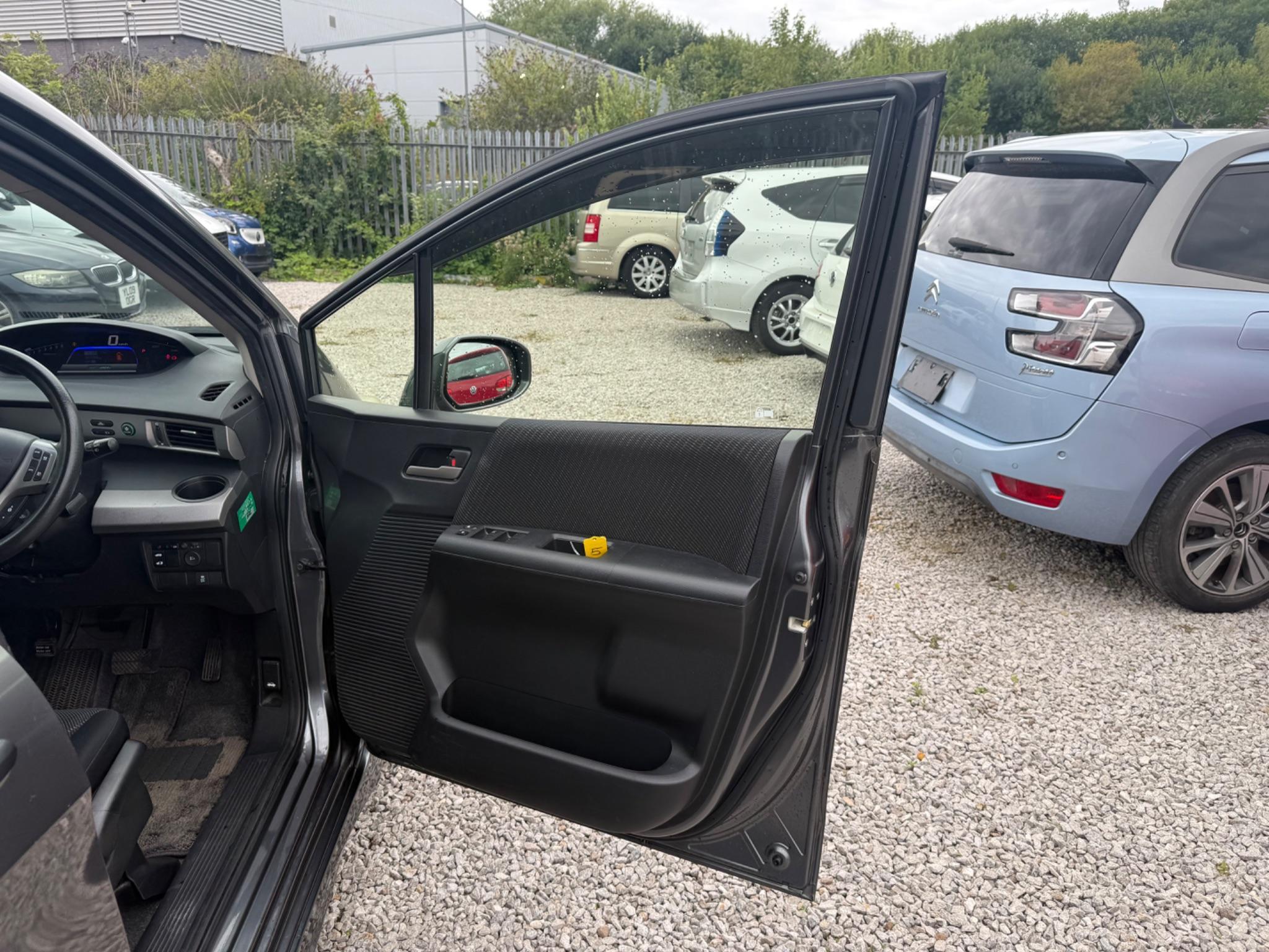 Honda Freed - Image 26