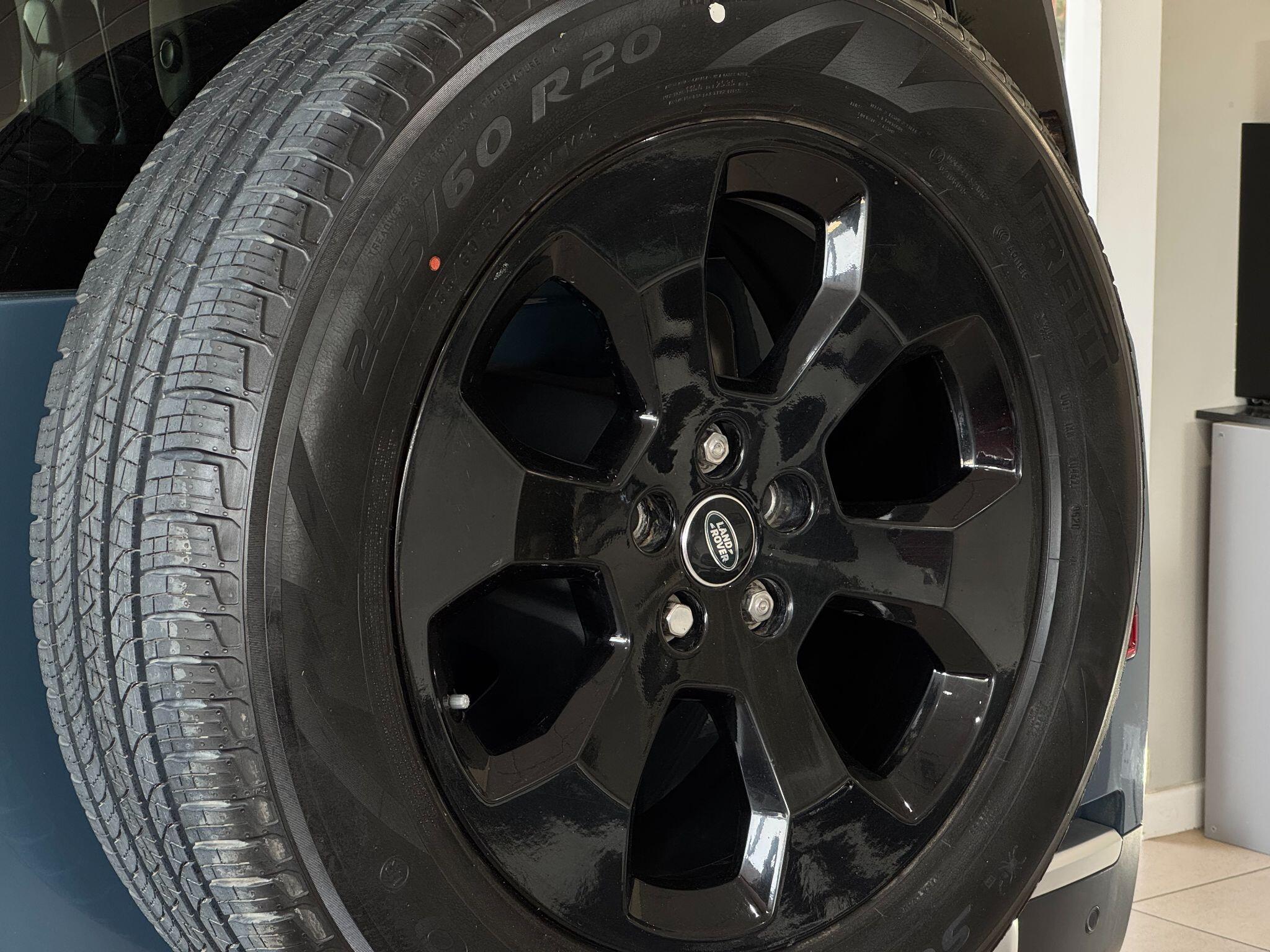 Land Rover Defender 110 - Image 17