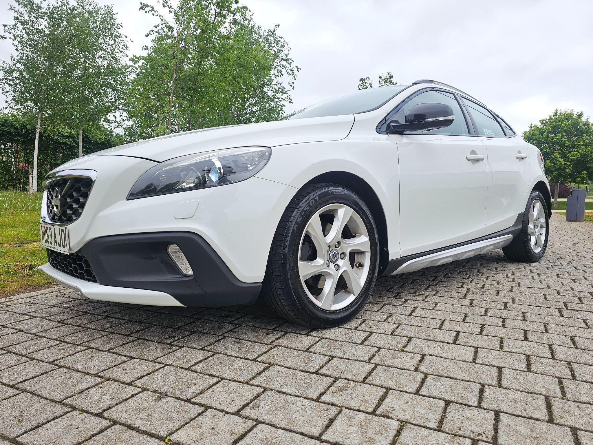 Volvo V40 CROSS COUNTRY - Image 31
