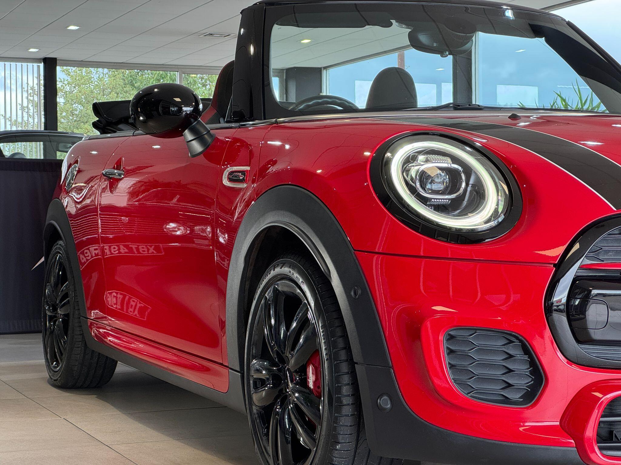 MINI Convertible - Image 8