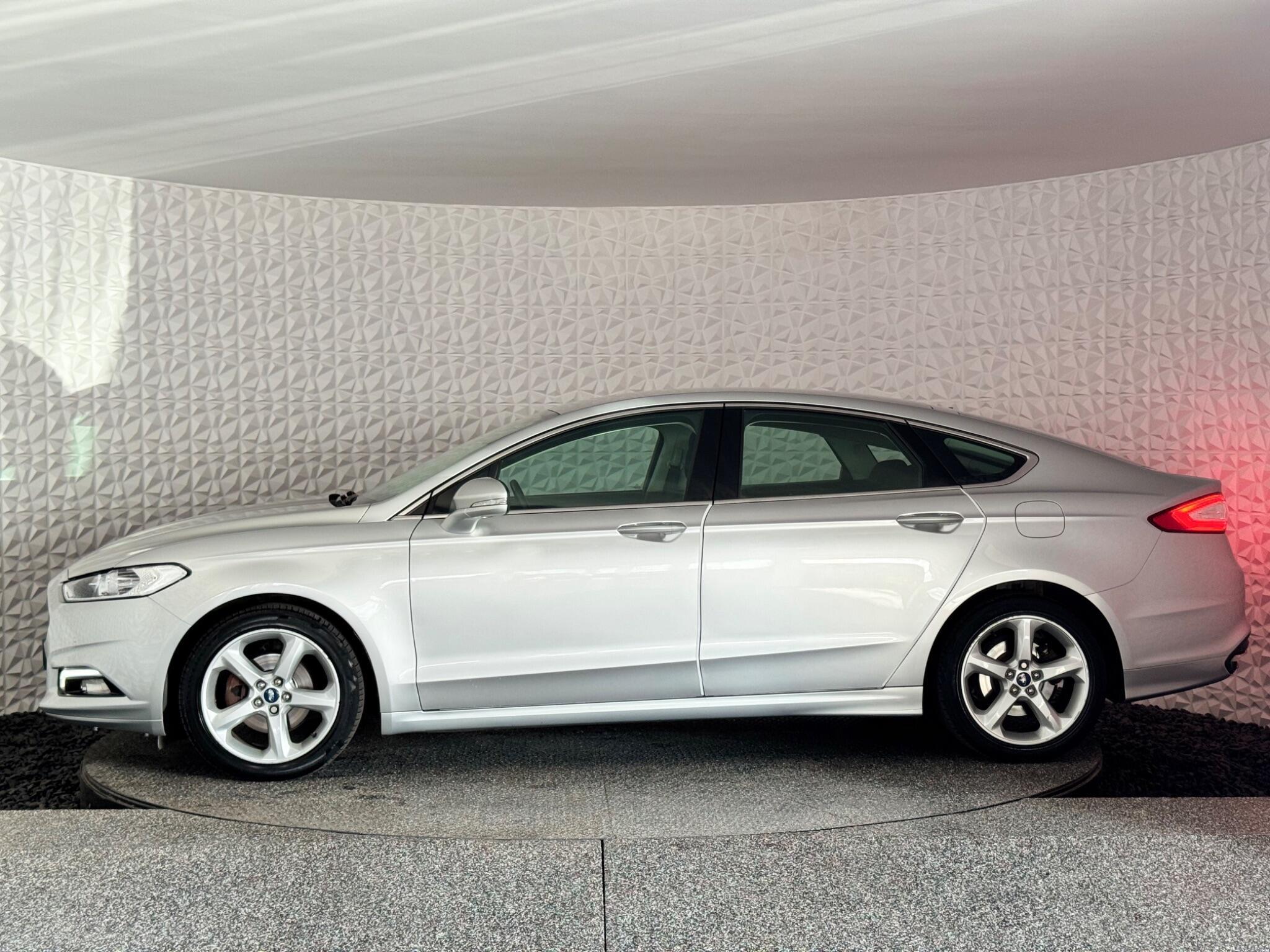 Ford Mondeo - Image 19