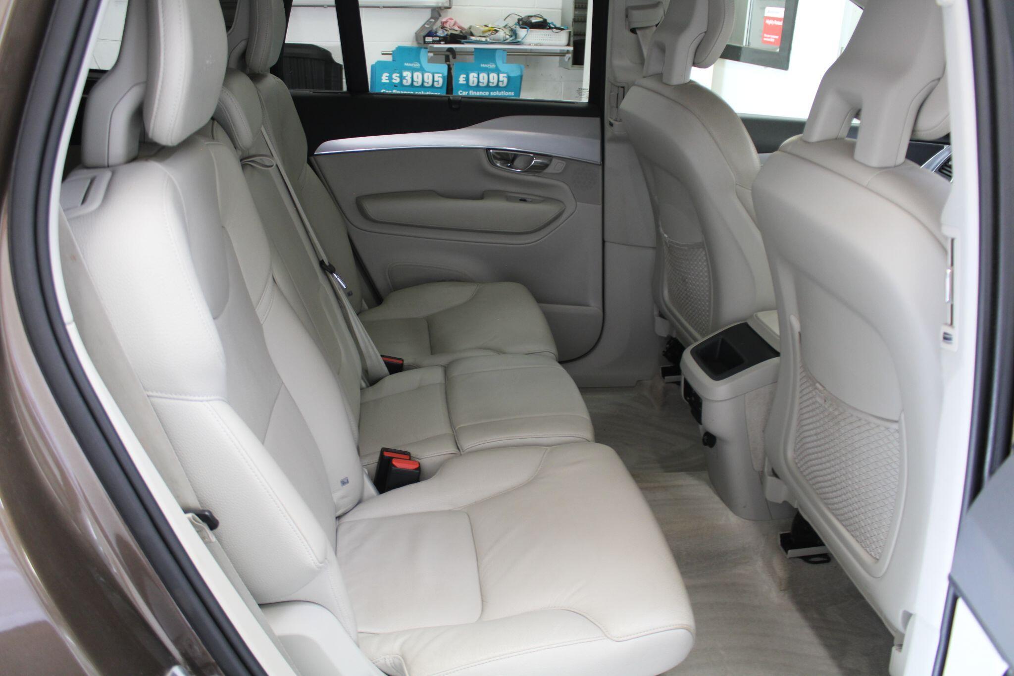 Volvo XC90 - Image 23
