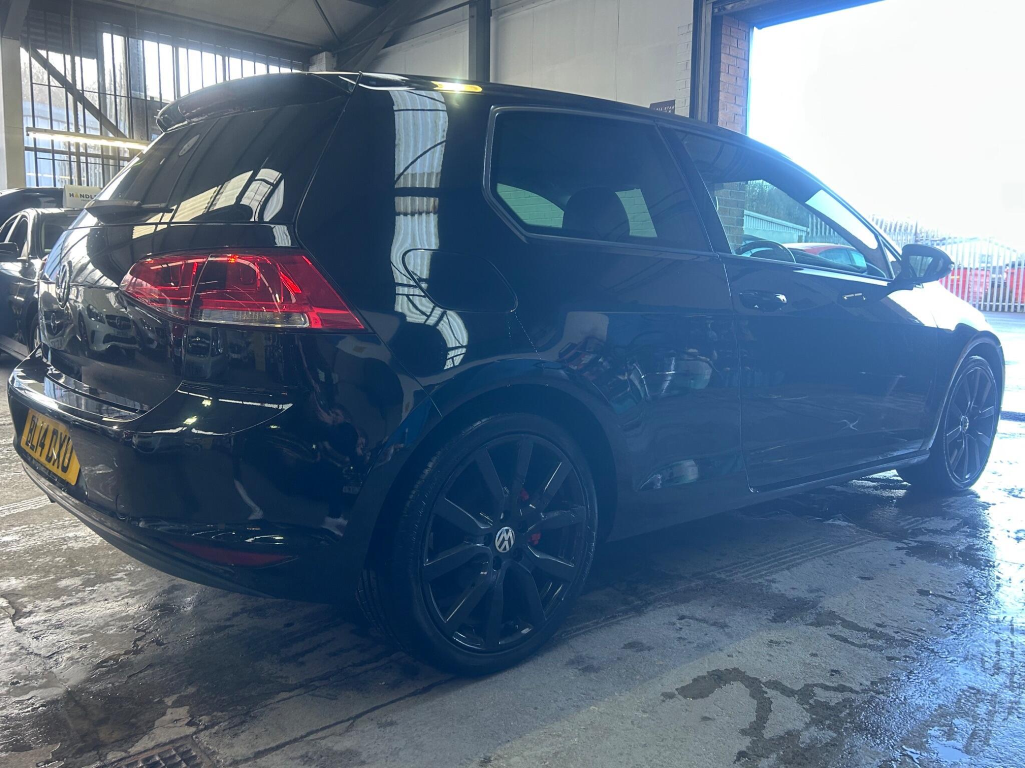 Volkswagen Golf - Image 10