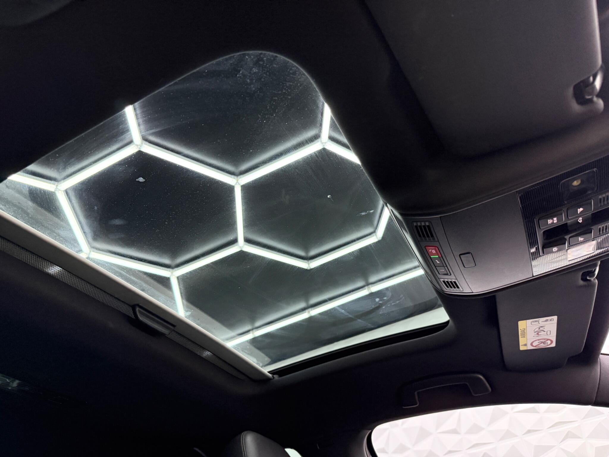 Volkswagen Golf - Image 51