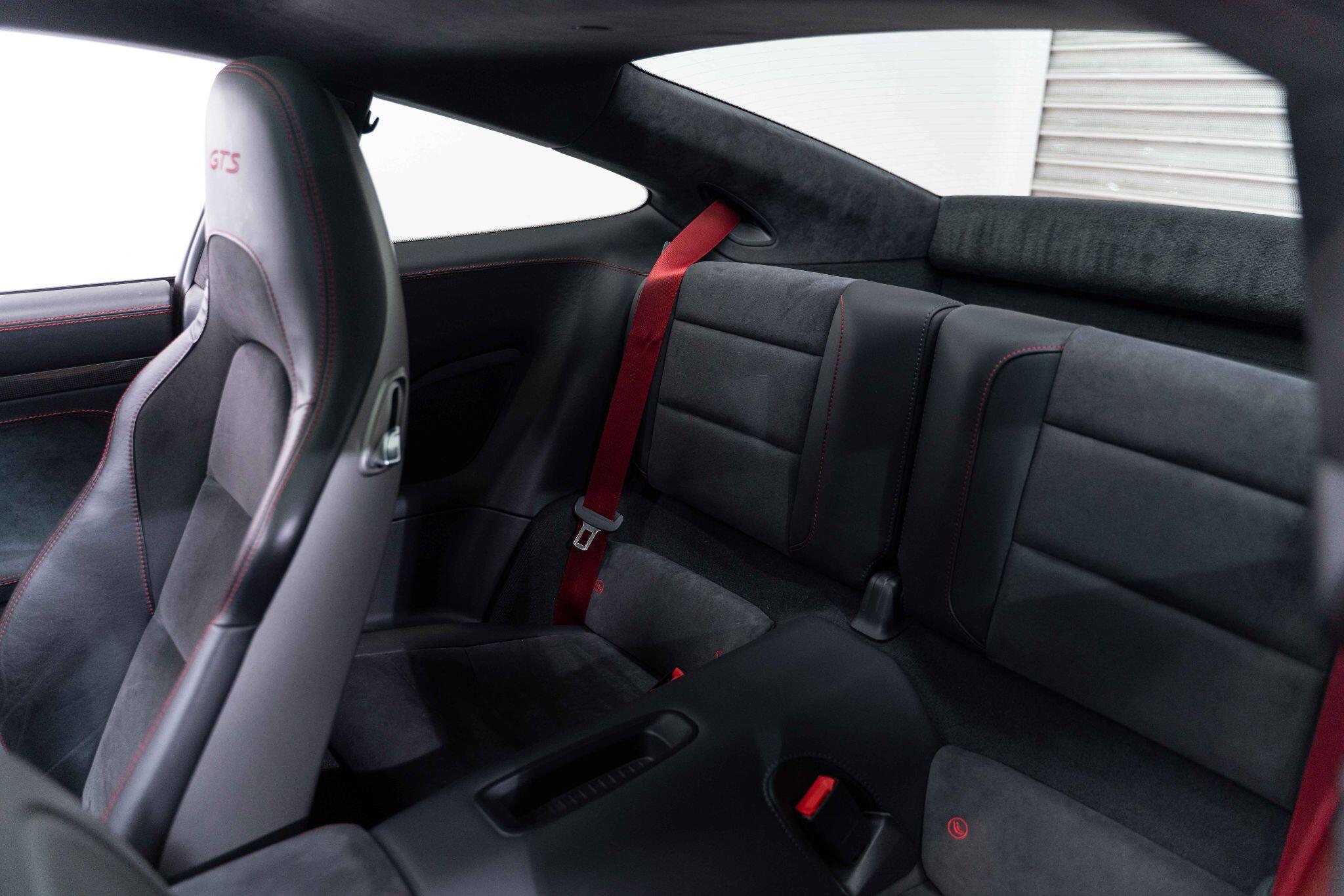 Porsche 911 - Image 13