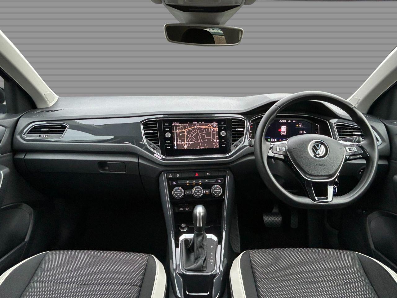 Volkswagen T-Roc - Image 12