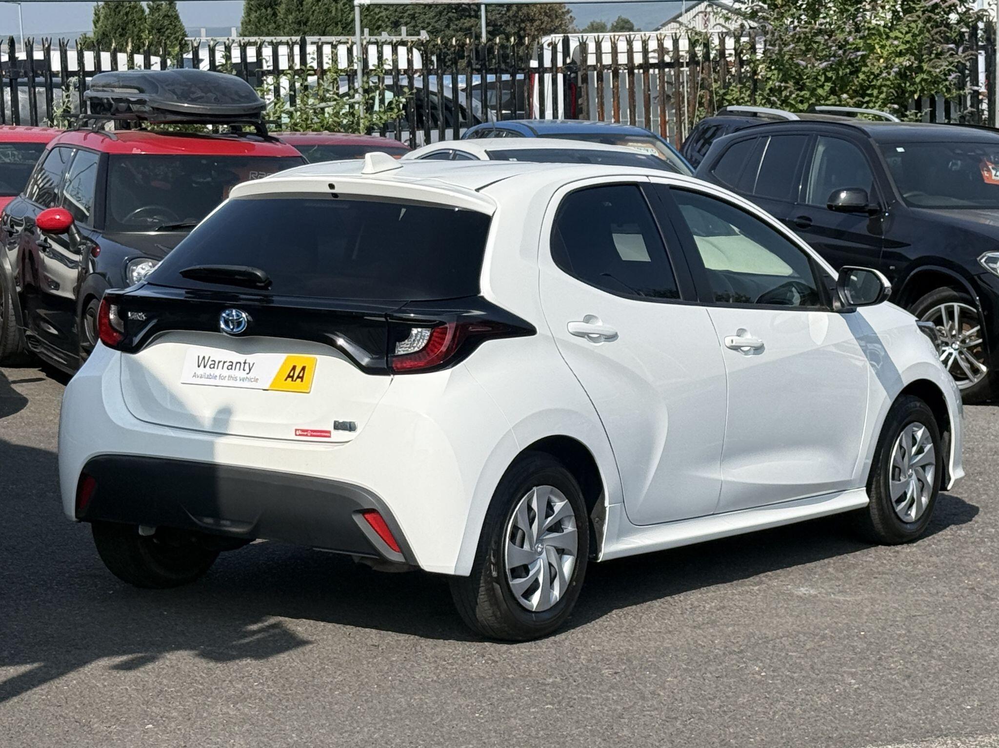 Toyota Yaris - Image 17