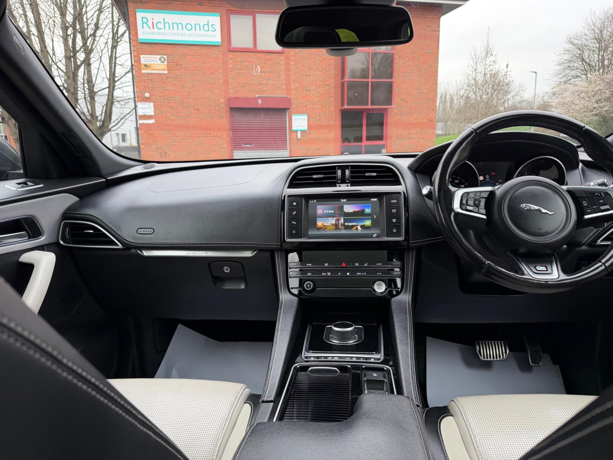 Jaguar F-Pace - Image 67