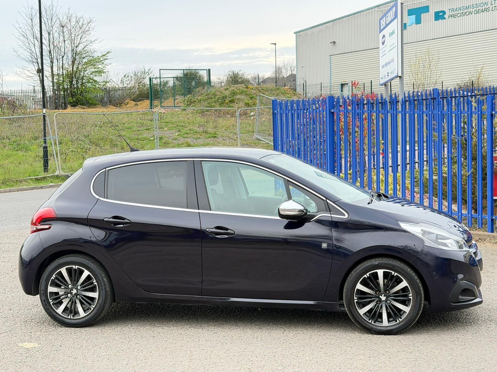 Peugeot 208 - Image 10